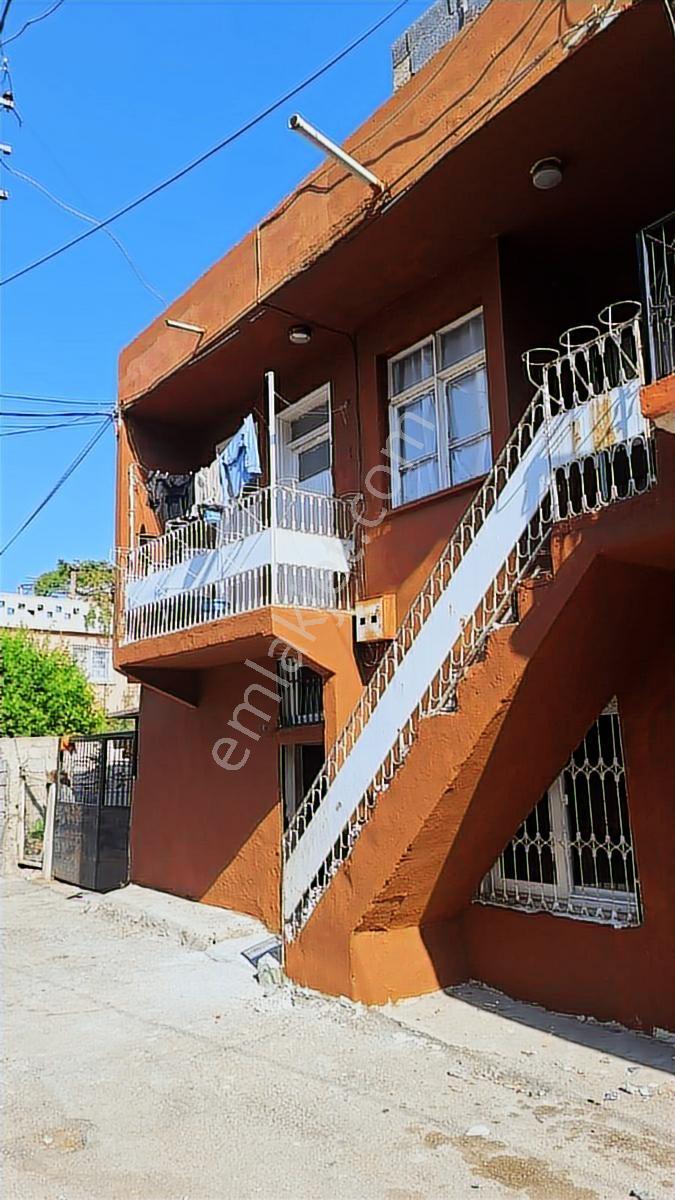 Denizli / Narlıca Mahalesi 2 Katlı Müstakil Satlık Ev