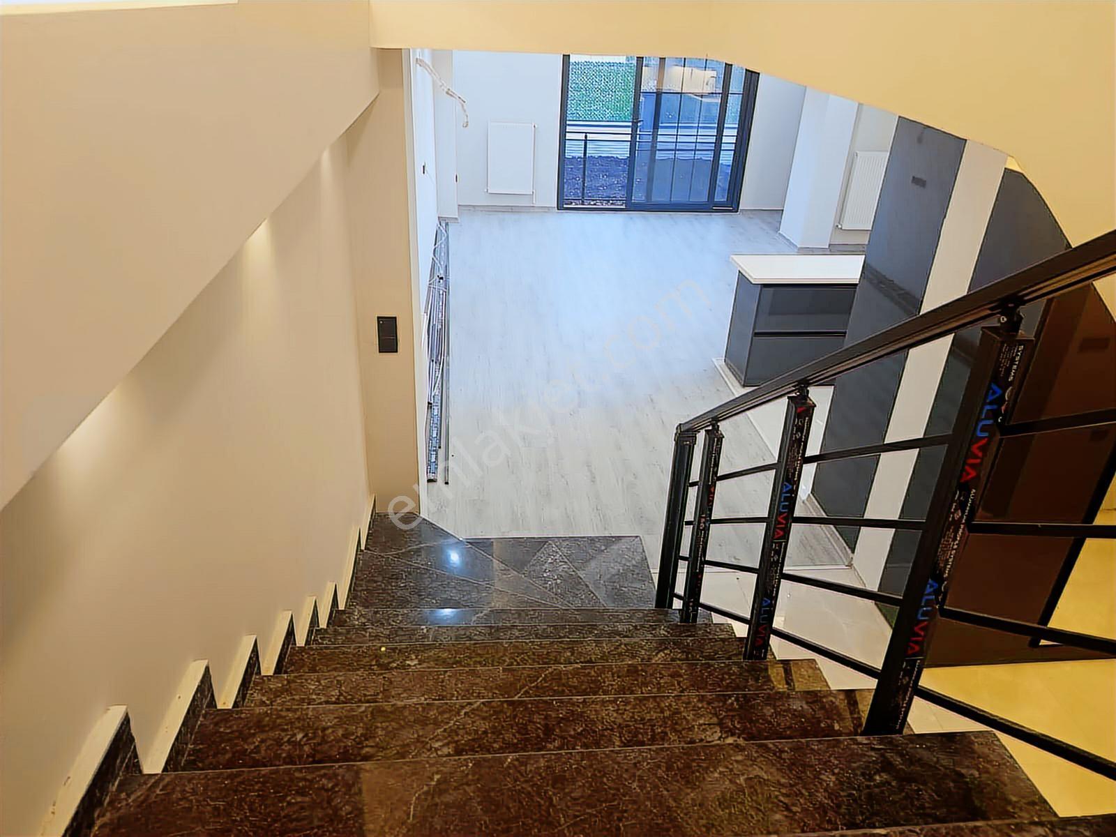 Adana Sarıcam Akkuyuda Lüks İşçilik Triplexs Satlık İkiz Villa - Görsel 5