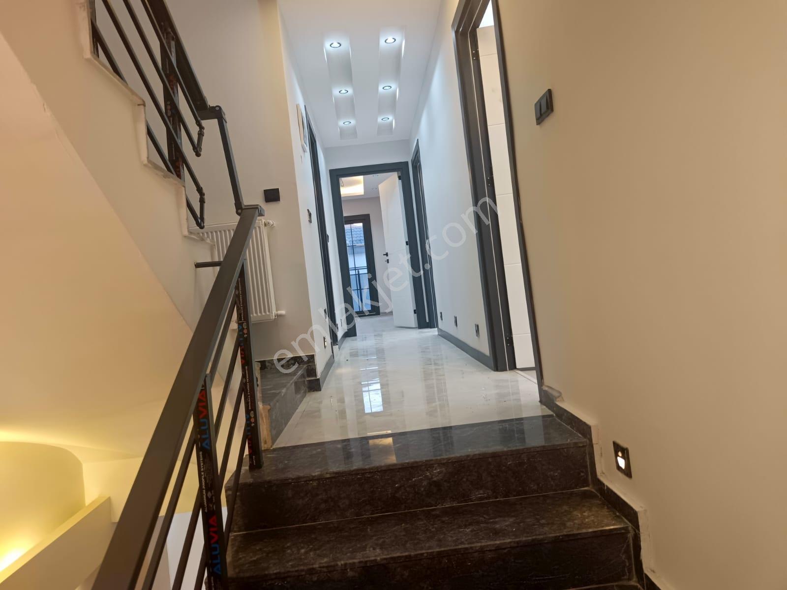 Adana Sarıcam Akkuyuda Lüks İşçilik Triplexs Satlık İkiz Villa - Görsel 10