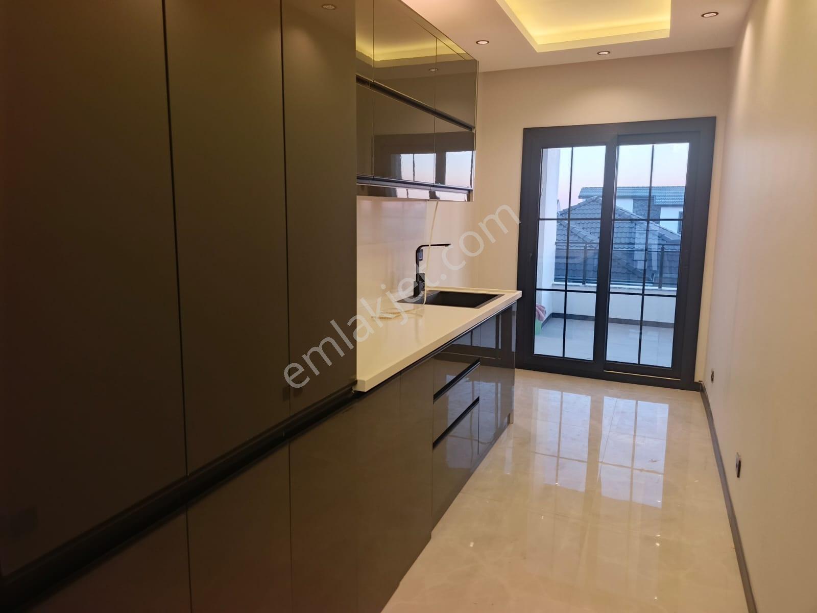 Adana Sarıcam Akkuyuda Lüks İşçilik Triplexs Satlık İkiz Villa - Görsel 15