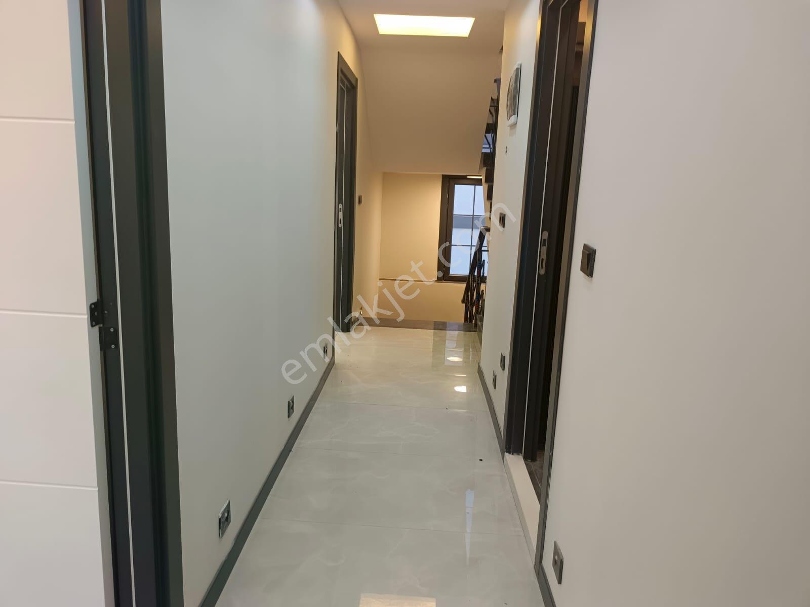 Adana Sarıcam Akkuyuda Lüks İşçilik Triplexs Satlık İkiz Villa - Görsel 14