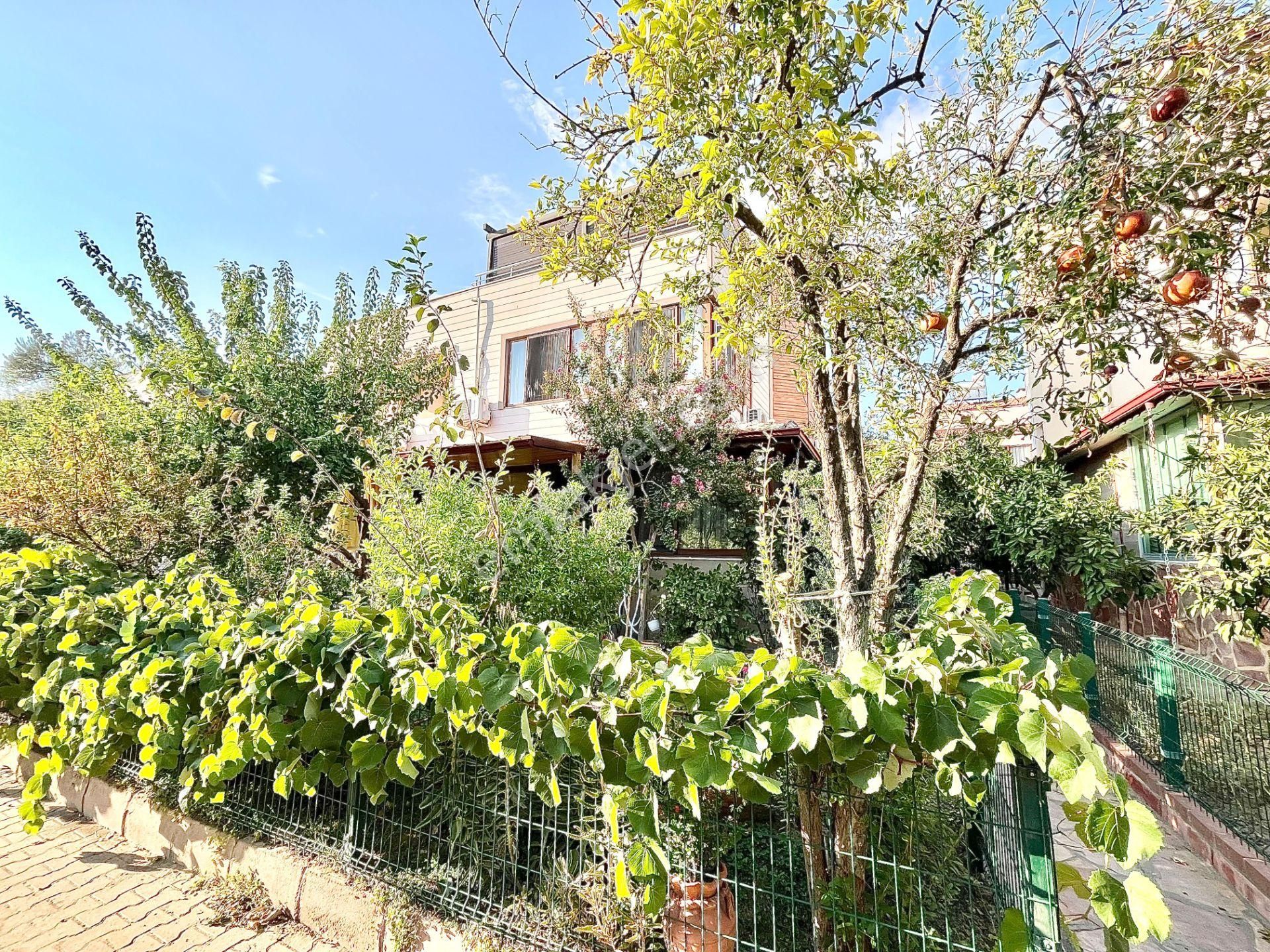 Yüksel'den Güre'de Denize 700m Geniş Bahçe Alanı Fırsat 4+1villa