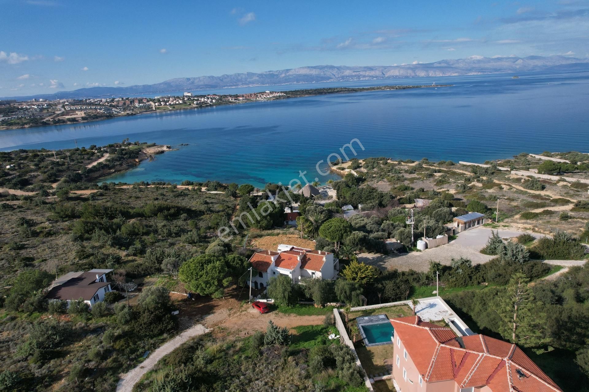 Çeşme Dalyanda Deniz Manzaralı Satılık Villa - Görsel 2