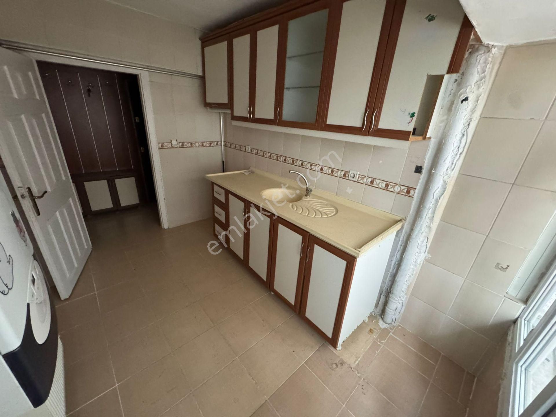 Atatürk Mh'de 3+1 Caddeye Yakın Geniş M2 Kullanışlı Daire!!! - Görsel 3