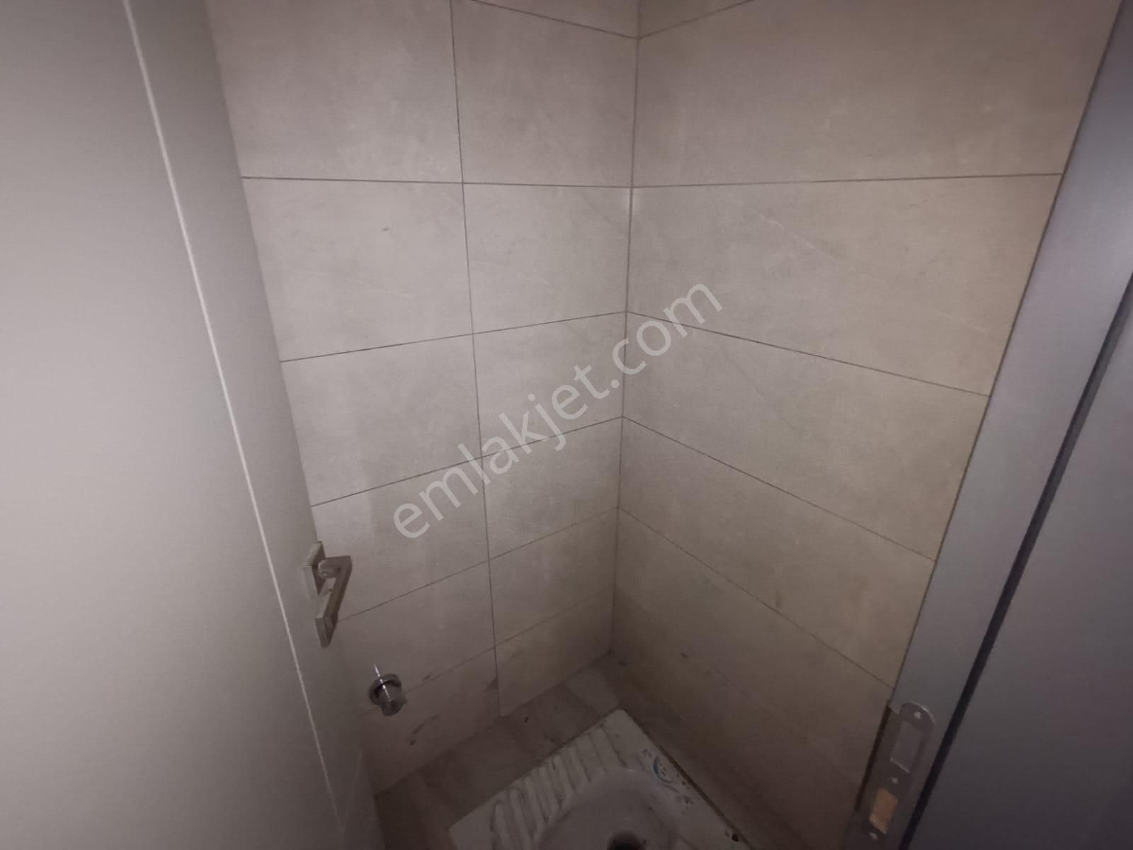 Kent'ten Yeşibayır Saat Kulesi Yakını 4 Bloklu Güvenlikli Ve Prestijli Sitede Yüksek Giriş !!! - Görsel 14