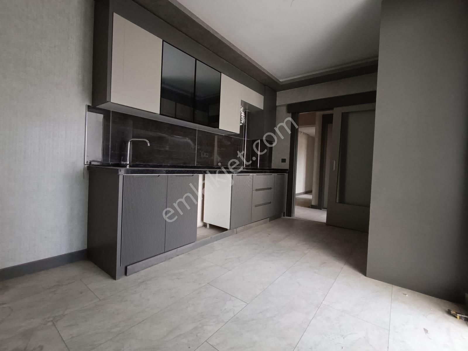 Kent'ten Yeşibayır Saat Kulesi Yakını 4 Bloklu Güvenlikli Ve Prestijli Sitede Yüksek Giriş !!!