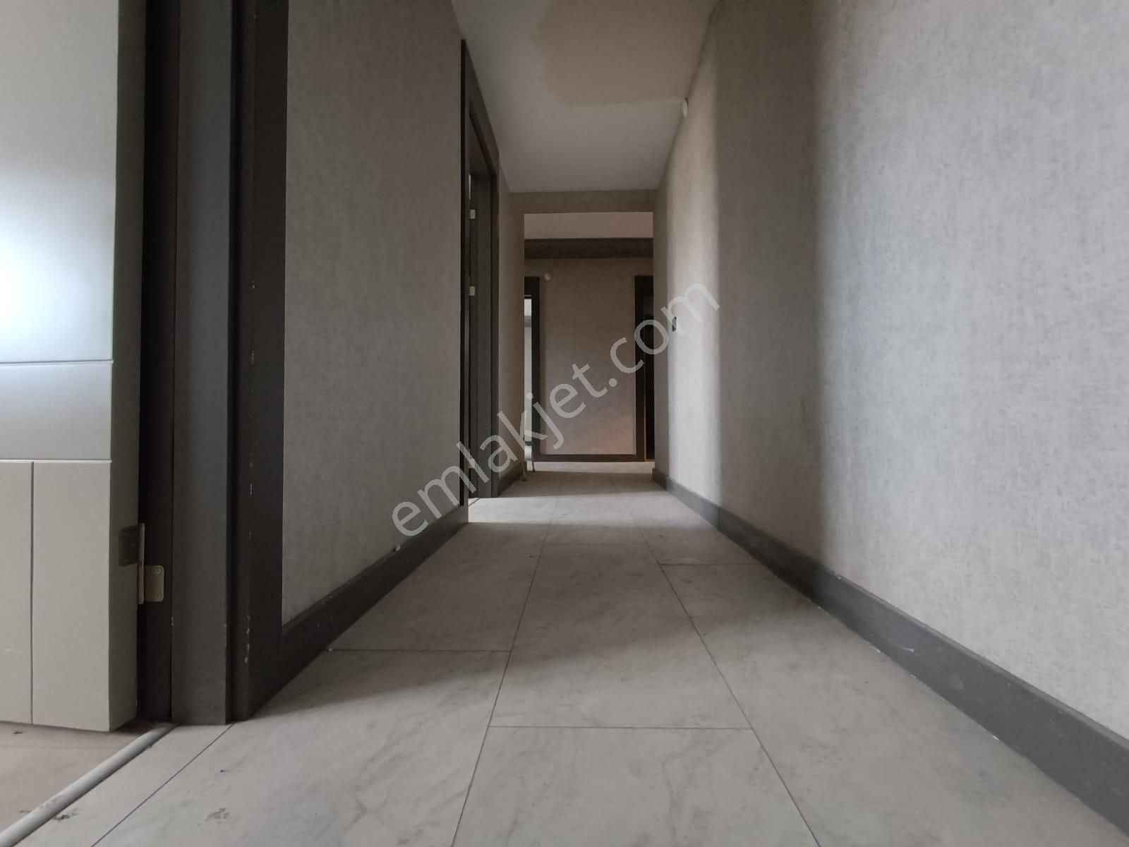 Kent'ten Yeşibayır Saat Kulesi Yakını 4 Bloklu Güvenlikli Ve Prestijli Sitede Yüksek Giriş !!! - Görsel 24