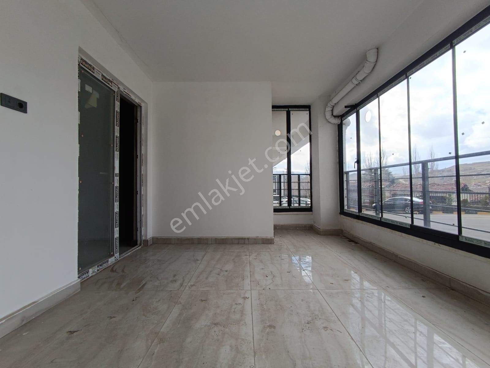 Kent'ten Yeşibayır Saat Kulesi Yakını 4 Bloklu Güvenlikli Ve Prestijli Sitede Yüksek Giriş !!! - Görsel 16