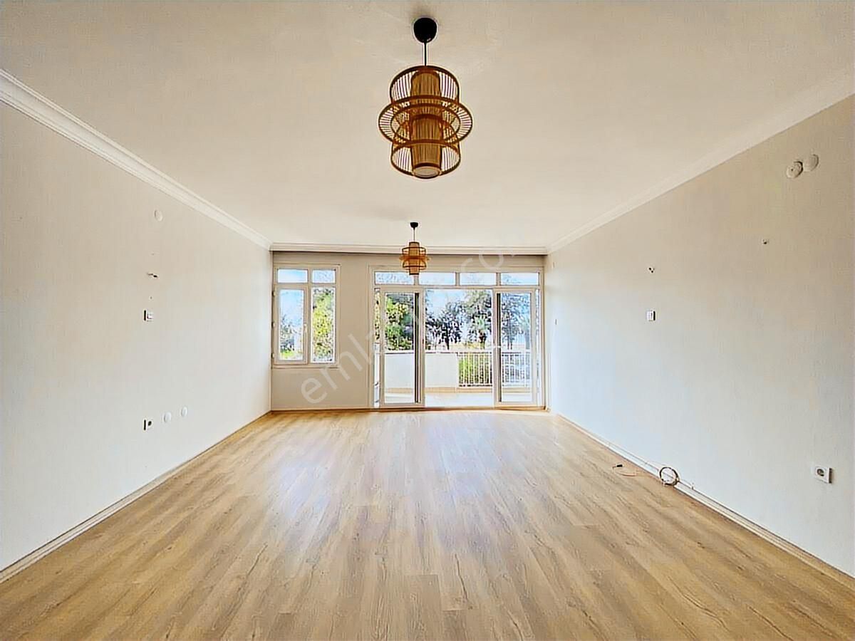 Bayraklı Anadolu Caddesi Üzerinde Deniz Manzaralı Kiralık Daire - Görsel 8