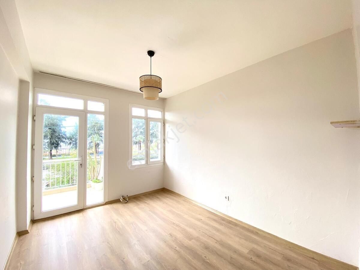 Bayraklı Anadolu Caddesi Üzerinde Deniz Manzaralı Kiralık Daire - Görsel 5