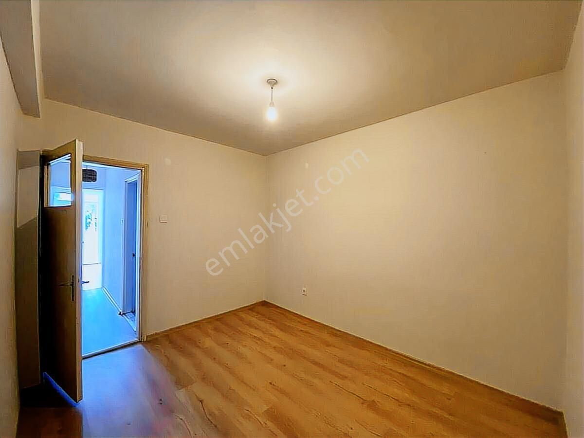 Bayraklı Anadolu Caddesi Üzerinde Deniz Manzaralı Kiralık Daire - Görsel 12