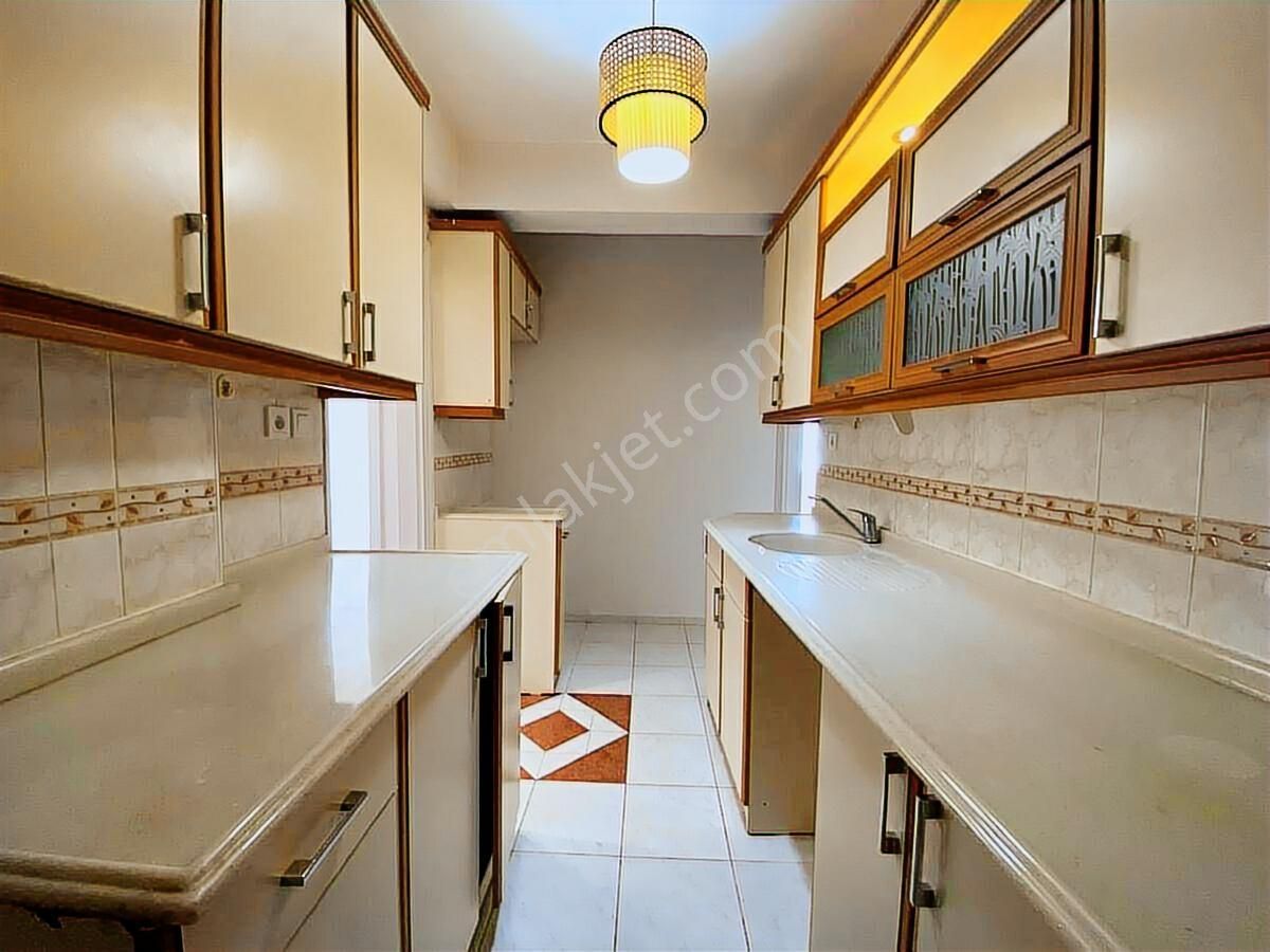 Bayraklı Anadolu Caddesi Üzerinde Deniz Manzaralı Kiralık Daire - Görsel 10