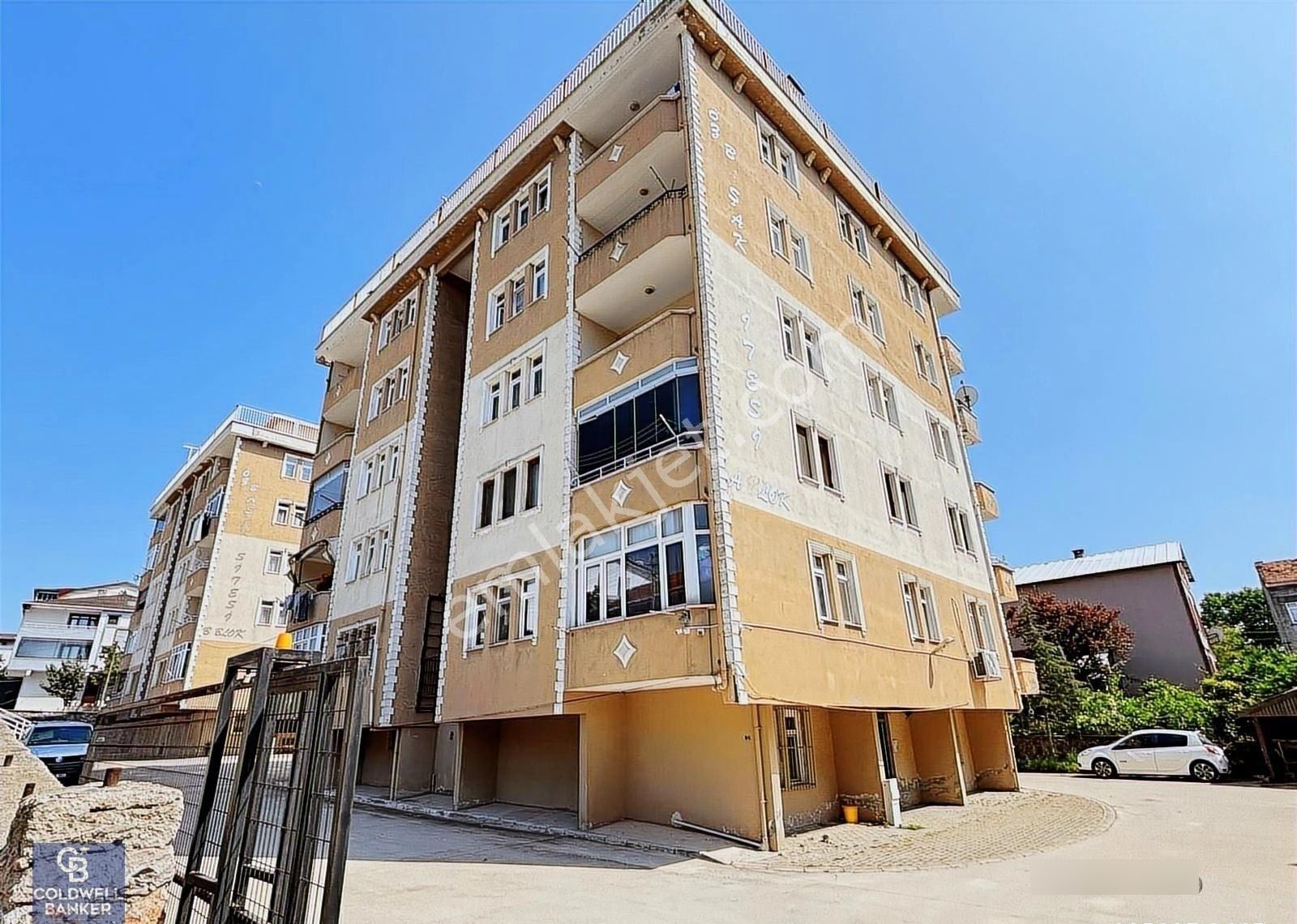 Derince Fatih Sultan'da Site İçi Asansörlü Cok Geniş 3+1 Ara Kat - Görsel 24