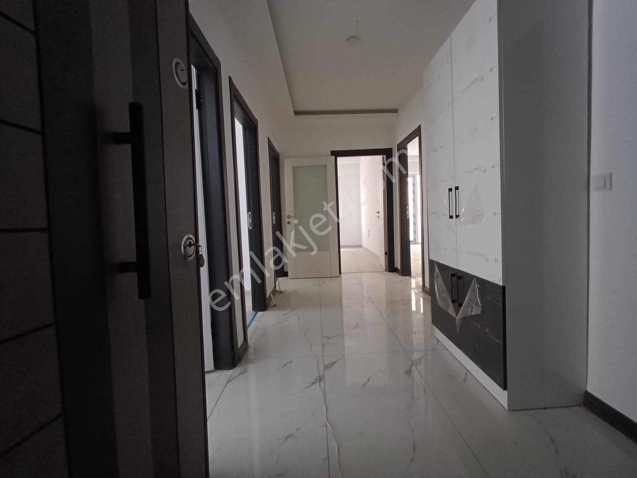 Kent'ten Boğaziçi Merkezde Ebeveyn Banyolu 3+1 Fırsat Daire