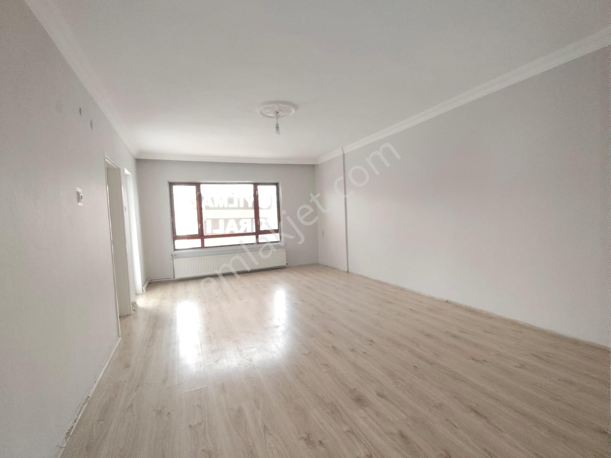 Yılmaz Gayrımenkulden Vatan Caddesi Üstü 1.arakatta Yapılı Şahane Konumda Kiralık Daire - Görsel 10