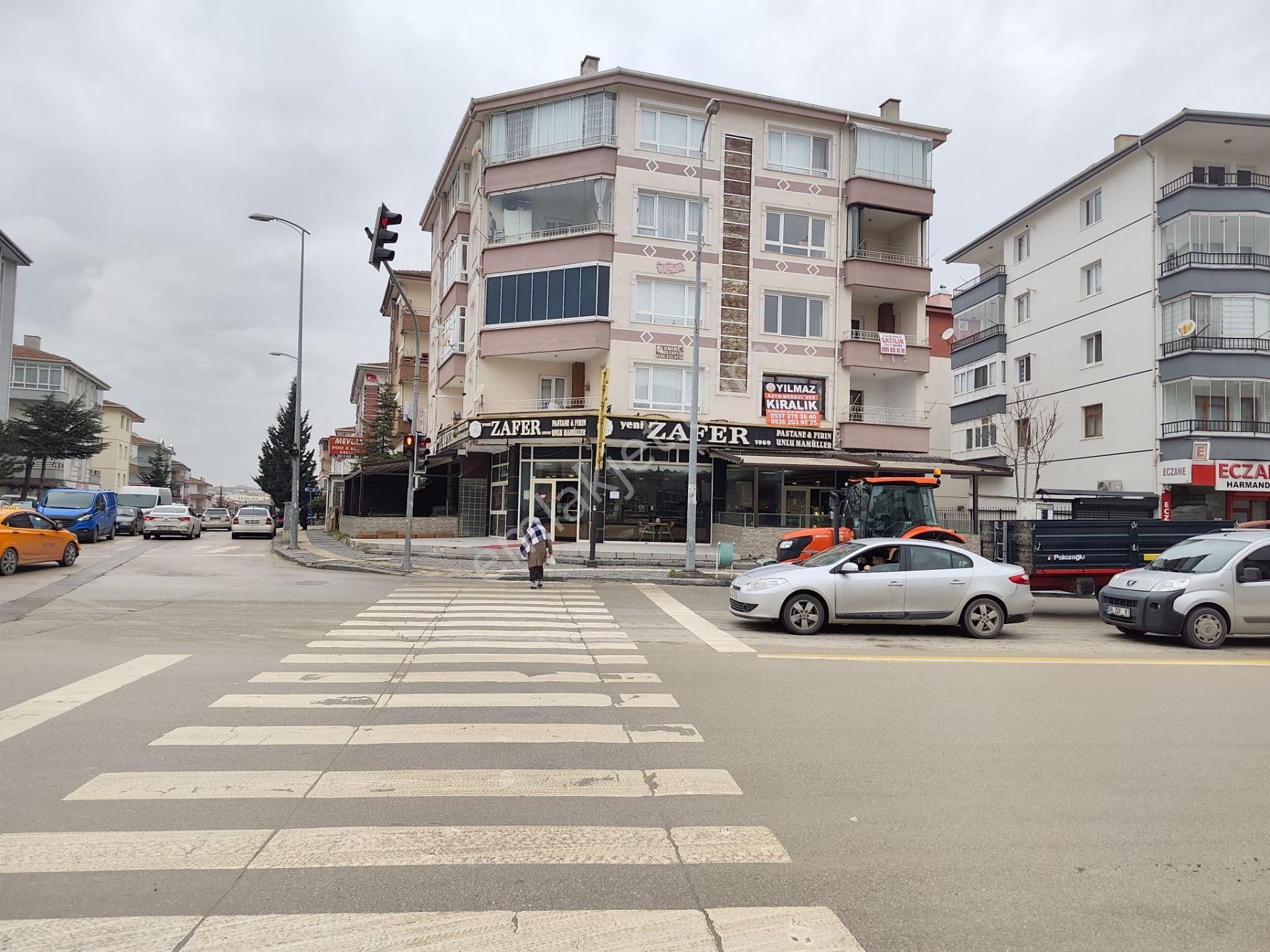 Yılmaz Gayrımenkulden Vatan Caddesi Üstü 1.arakatta Yapılı Şahane Konumda Kiralık Daire - Görsel 35