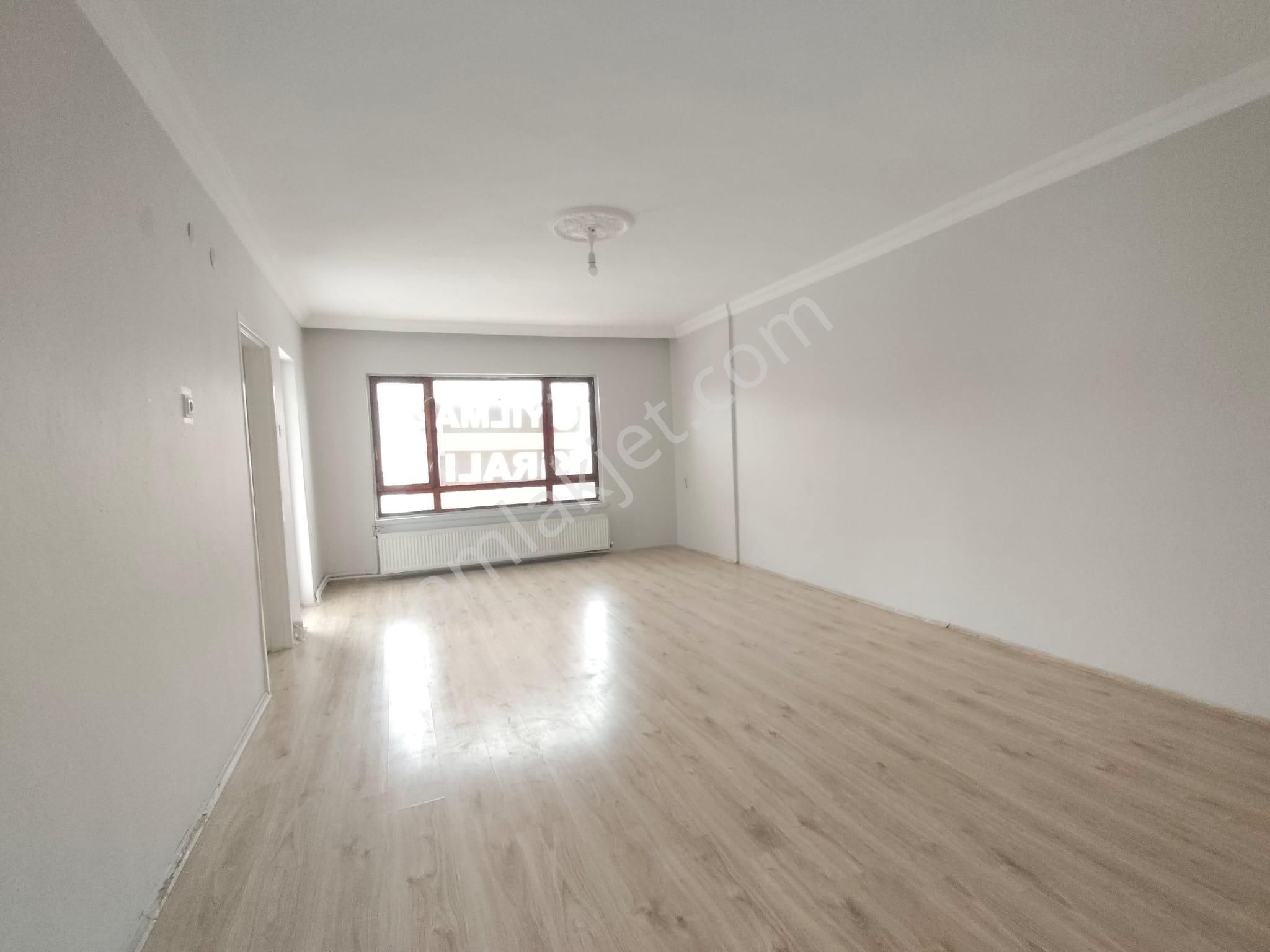 Yılmaz Gayrımenkulden Vatan Caddesi Üstü 1.arakatta Yapılı Şahane Konumda Kiralık Daire - Görsel 21