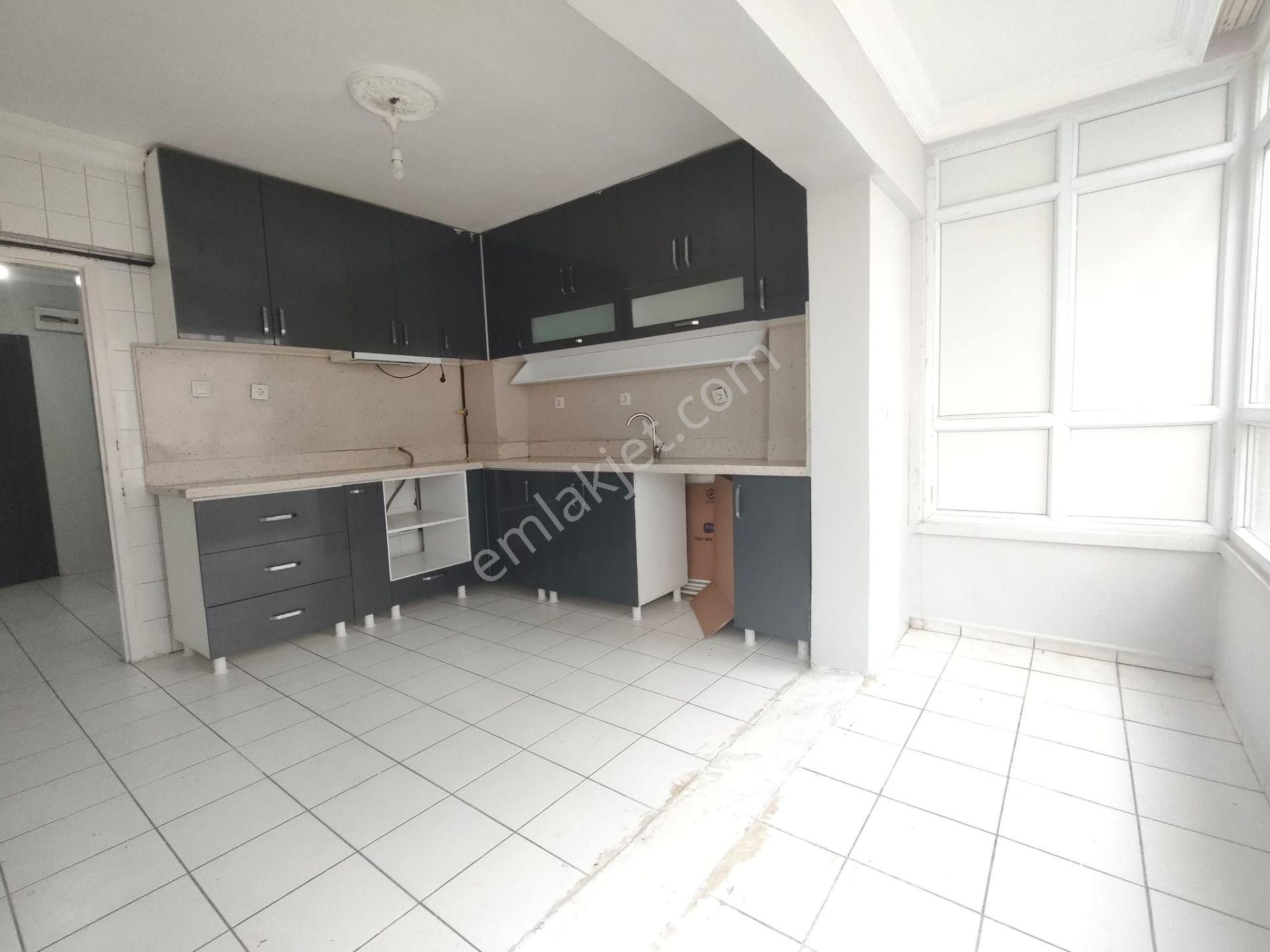 Yılmaz Gayrımenkulden Vatan Caddesi Üstü 1.arakatta Yapılı Şahane Konumda Kiralık Daire - Görsel 9