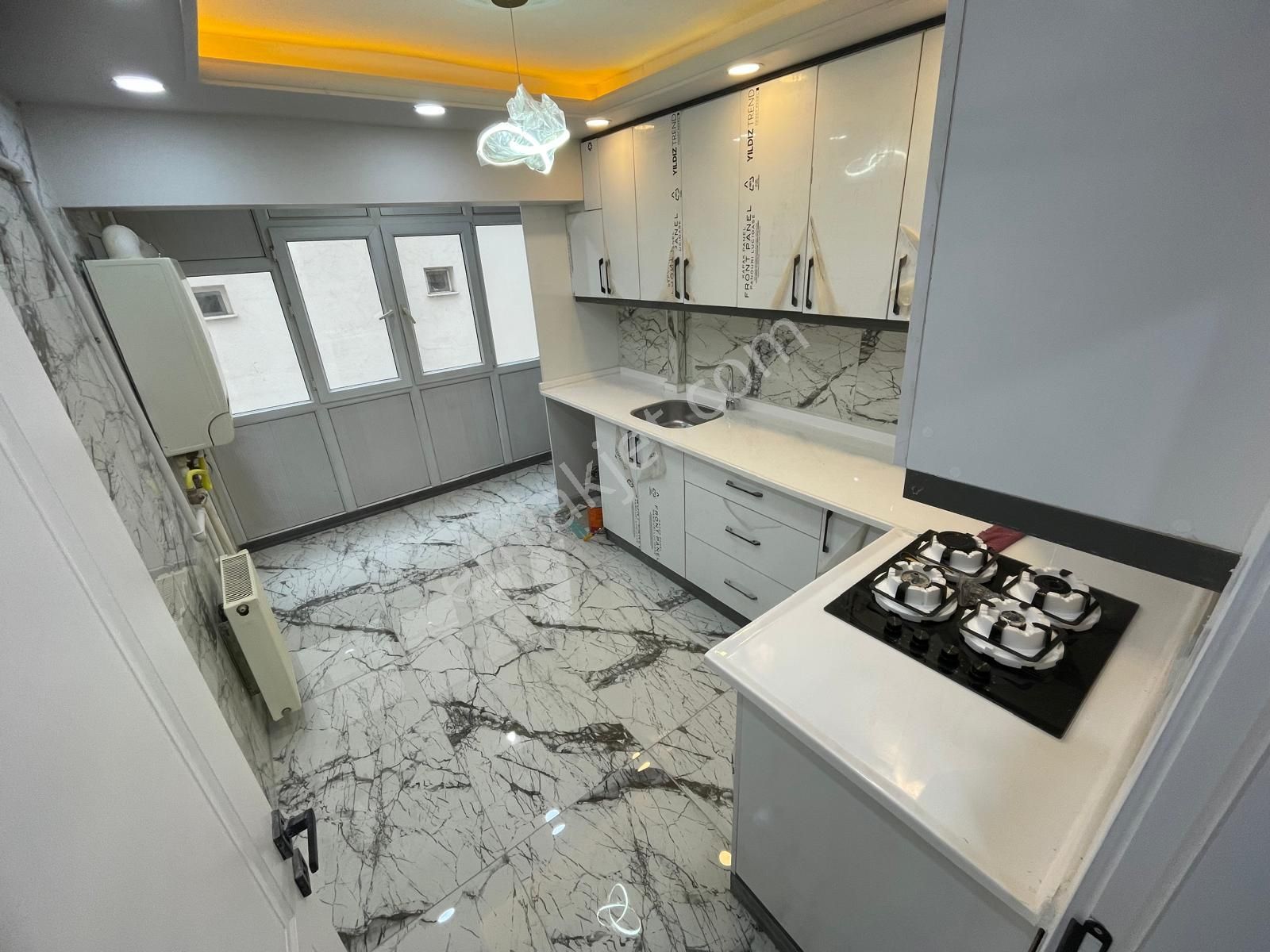 Sincan Tandoğan Mah.'de Satılık 3+1 Ara Katta Full Yapılı Daire