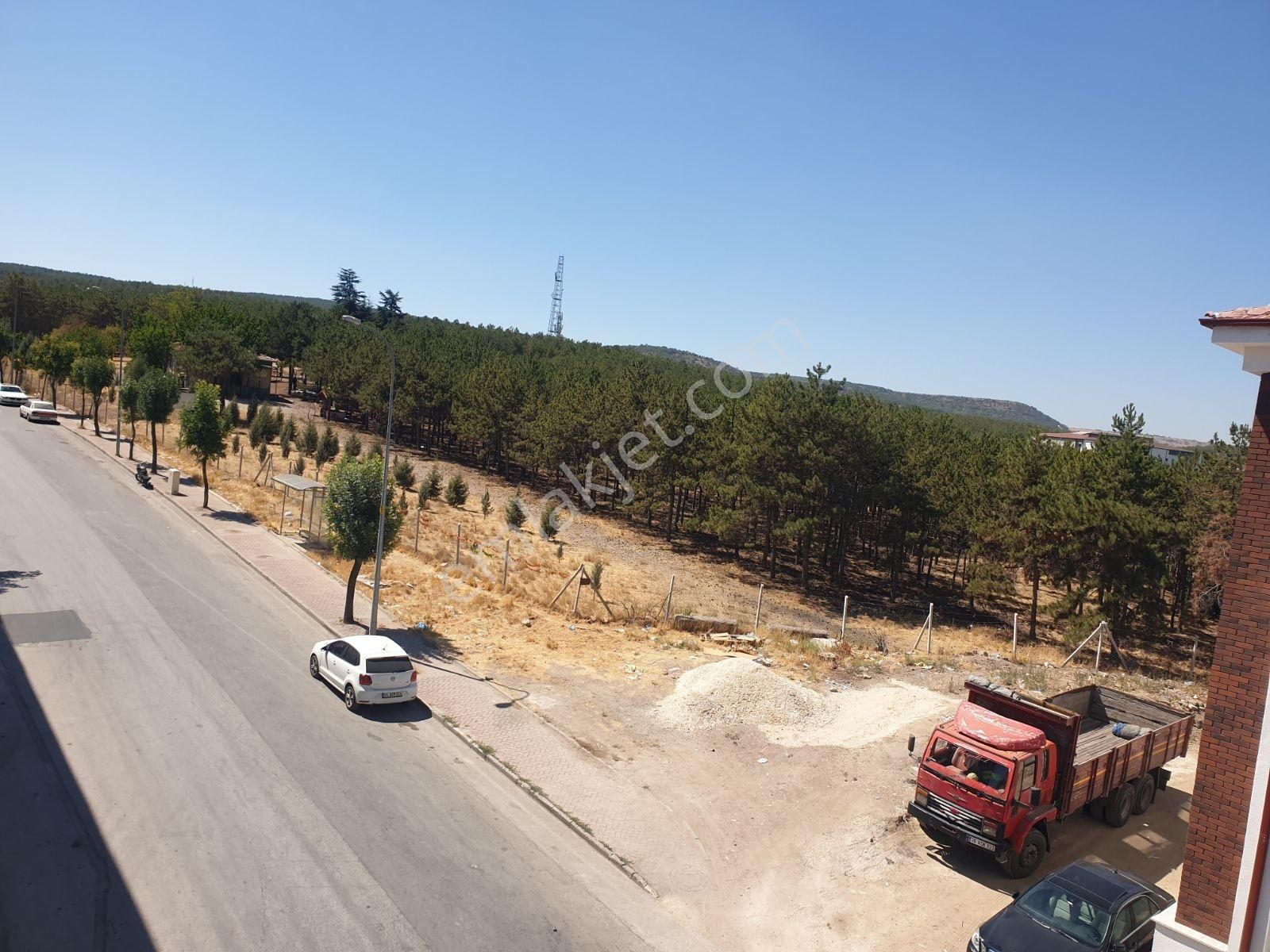 Büyükdere Kaplanlı Üstü Bakımlı Ferah Önü Açık Kiralık 2+1 Daire - Görsel 22