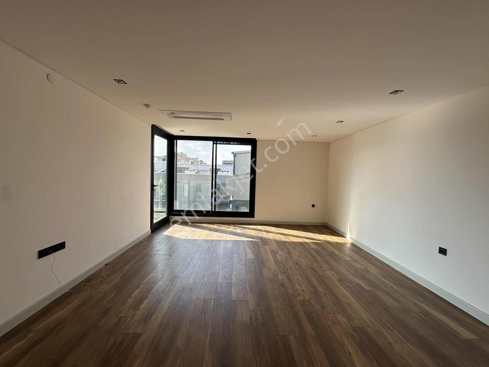 Qzen Gayrimenkulden Havuzlu Kapalı Otoparklı Sitede 2+1 Daire - Görsel 3