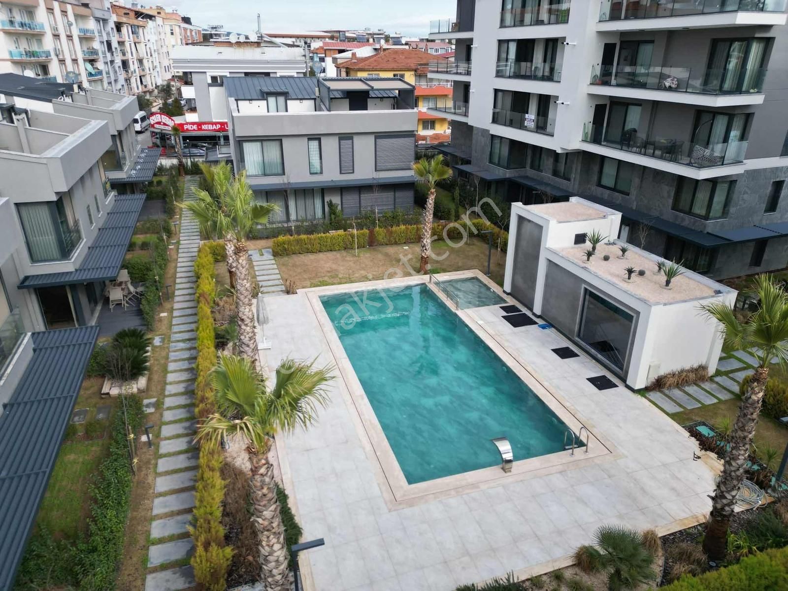 Qzen Gayrimenkulden Havuzlu Kapalı Otoparklı Sitede 2+1 Daire