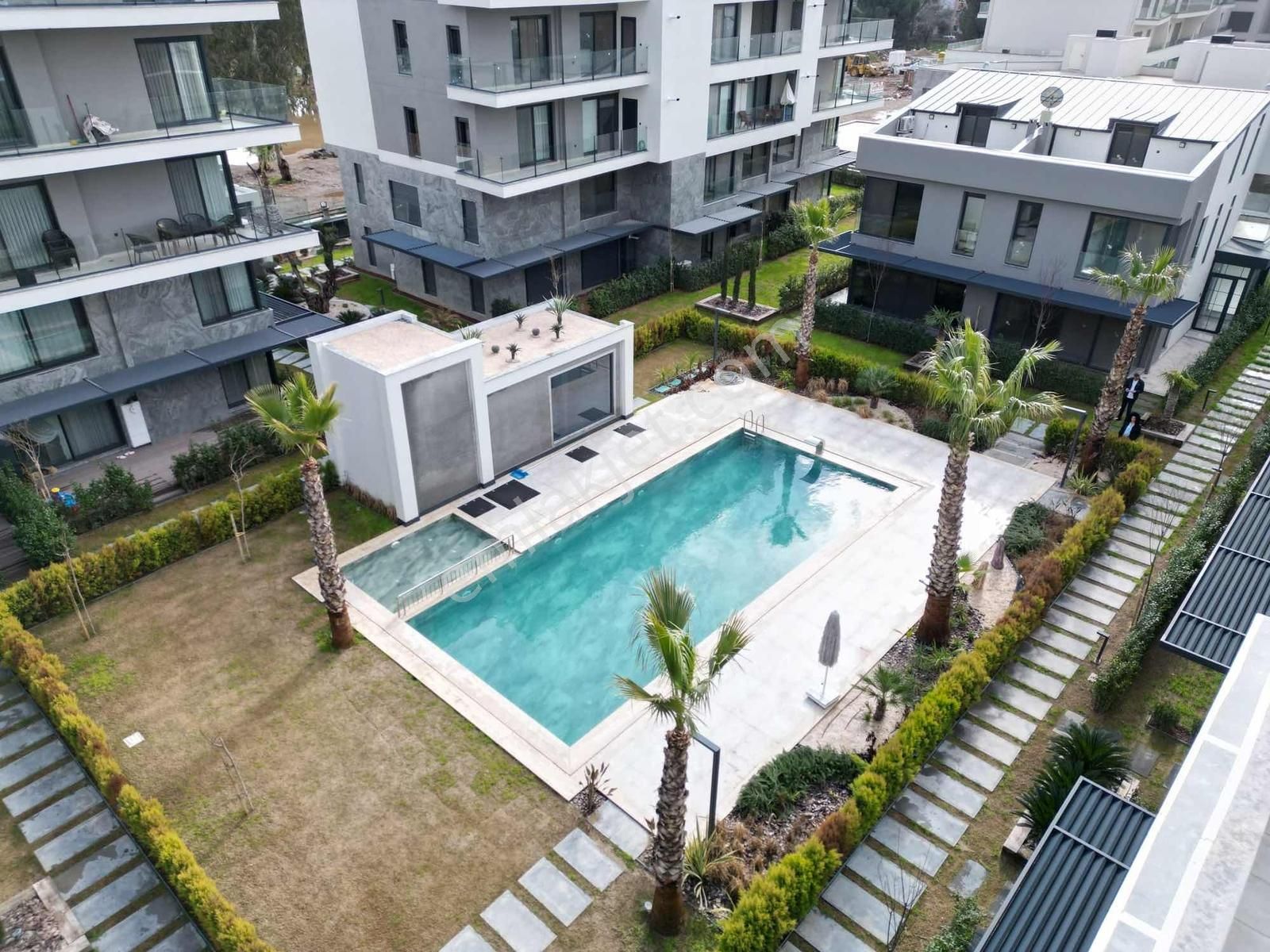 Qzen Gayrimenkulden Havuzlu Kapalı Otoparklı Sitede 2+1 Daire - Görsel 4