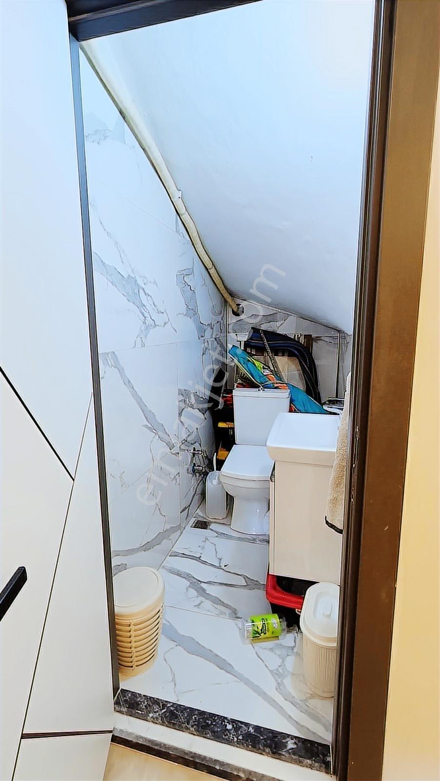 Çukuraltı Merkezinde, Büyük Bahçeli Triplex Villa - Görsel 19