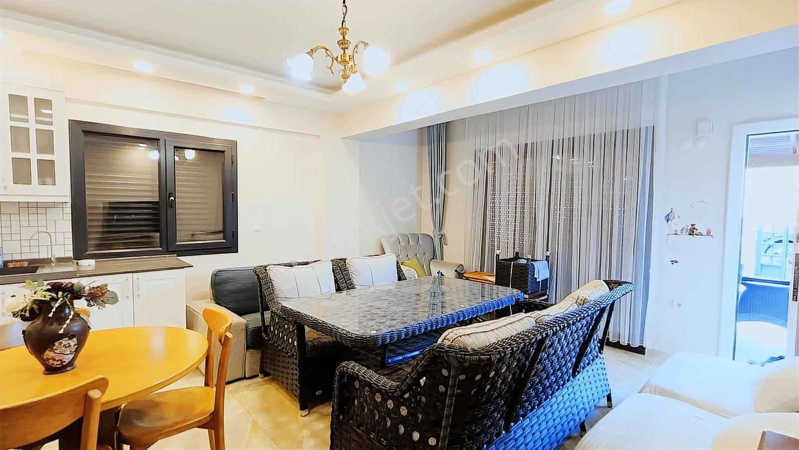 Çukuraltı Merkezinde, Büyük Bahçeli Triplex Villa - Görsel 29