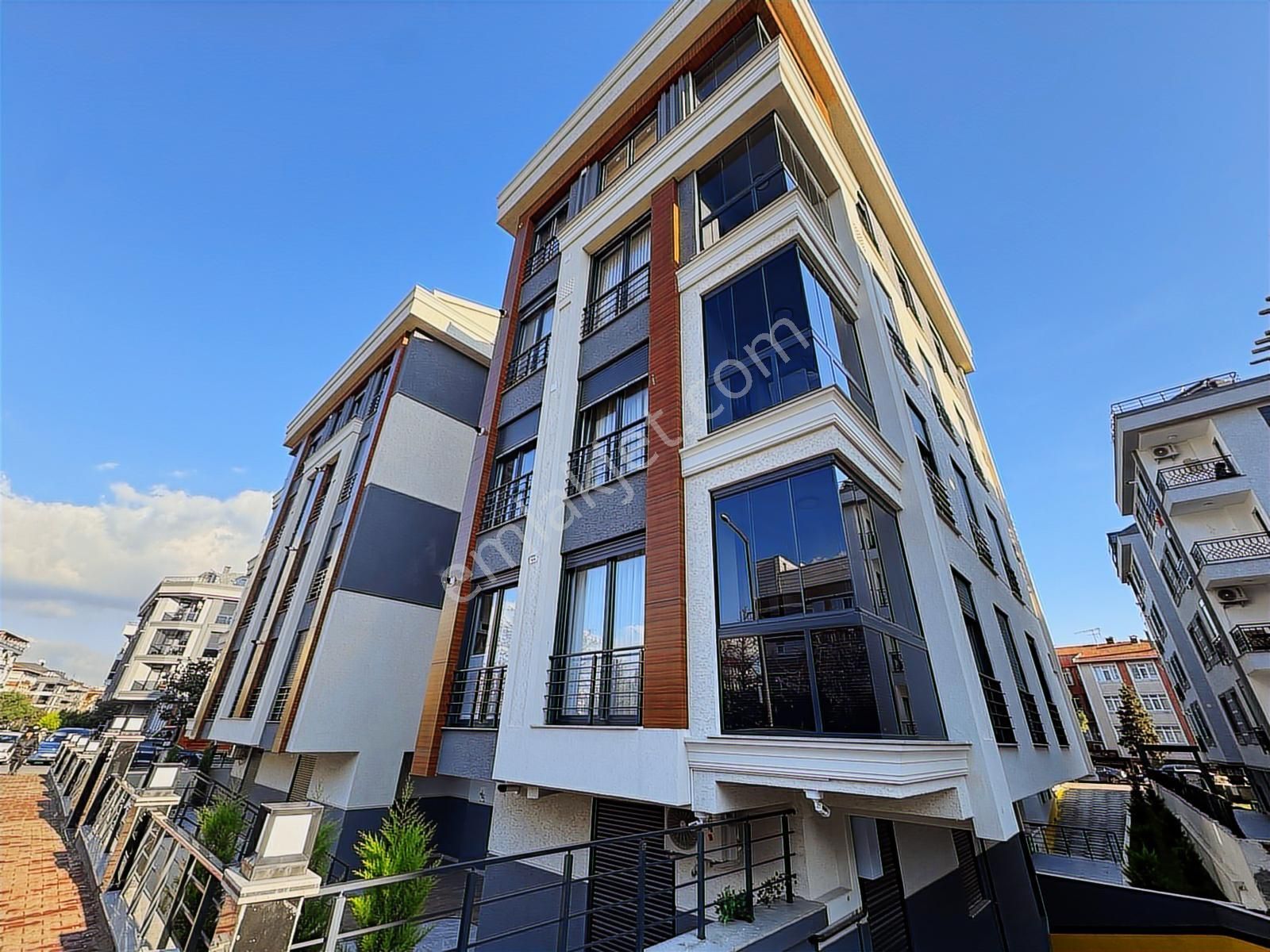 Bahçeli Nizamda Sıfır Dublex 210m2 Kapalı Otopark - Görsel 9