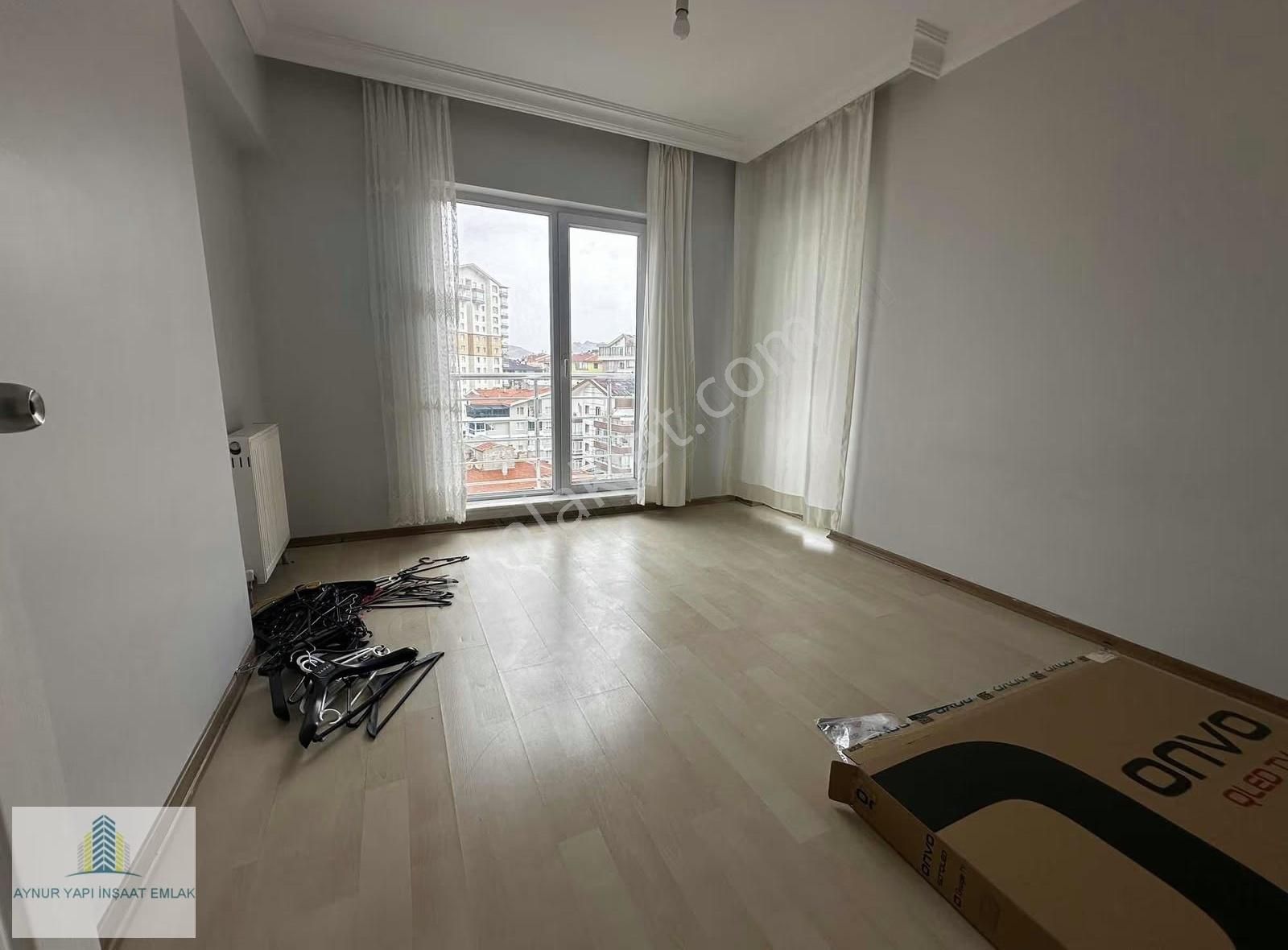 Aynur Emlak'dan 3.5+1 Satılık Lüks Daire - Görsel 20