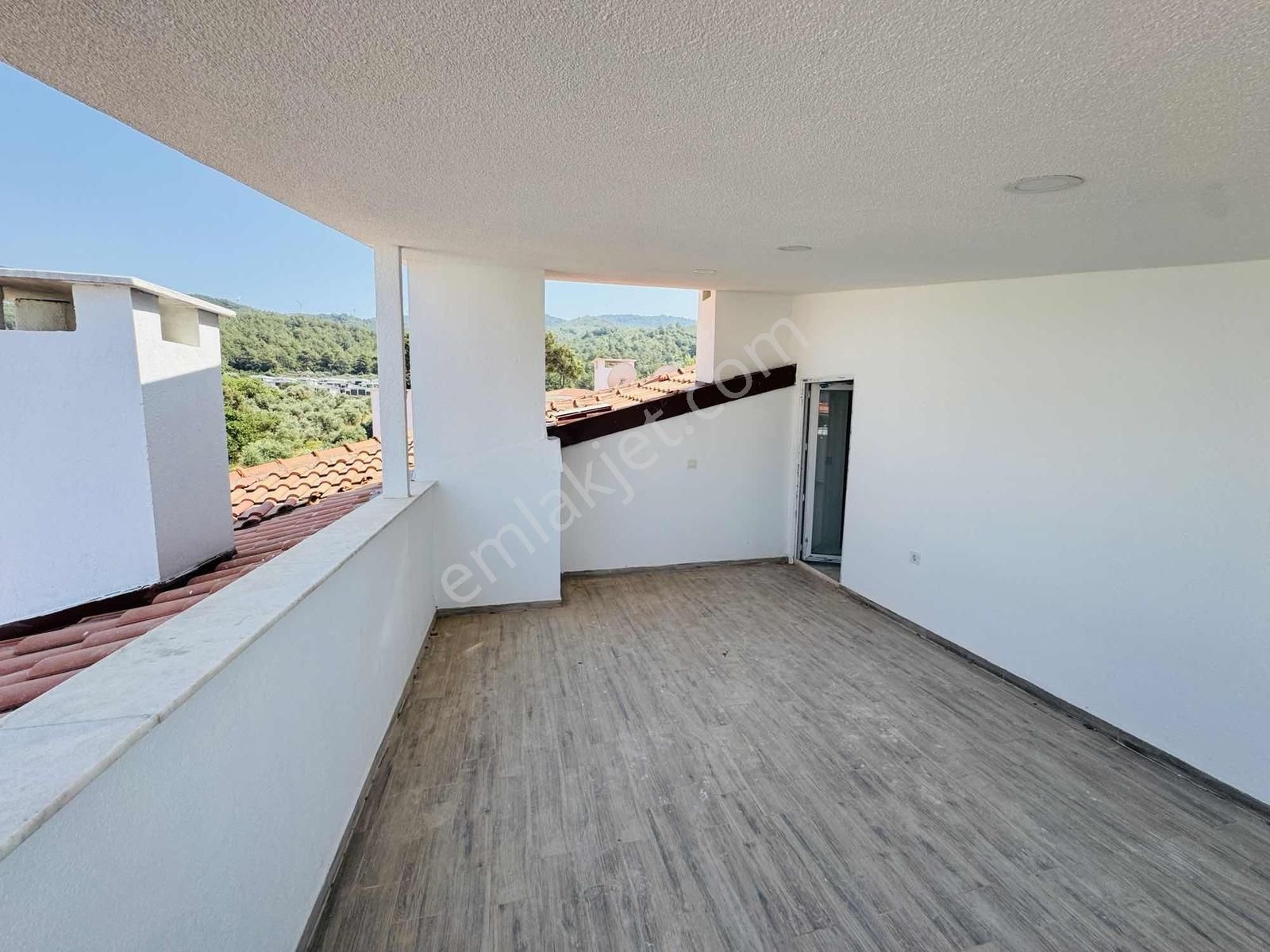 Kuşadası Davutlar'da Havuzlu Otoparklı Sitede 3+1 Dubleks Daire - Görsel 20