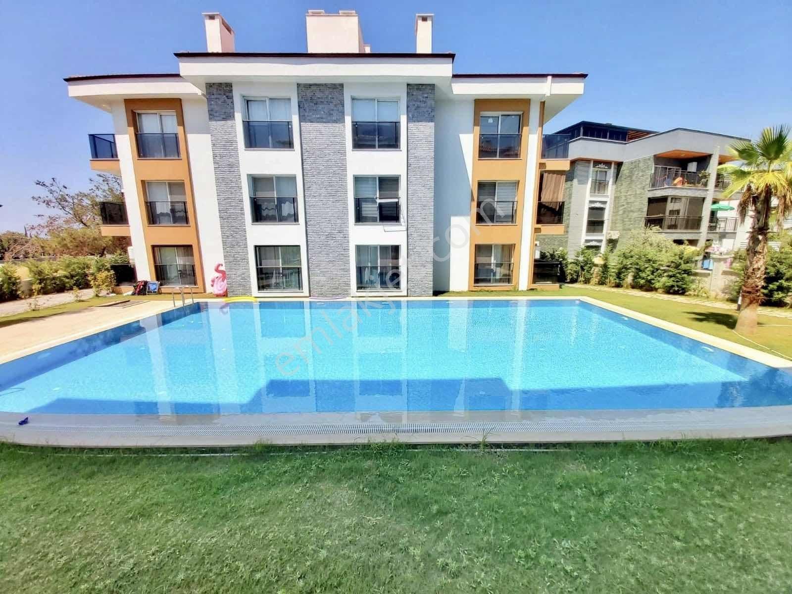 Kuşadası Davutlar'da Havuzlu Otoparklı Sitede 3+1 Dubleks Daire - Görsel 29