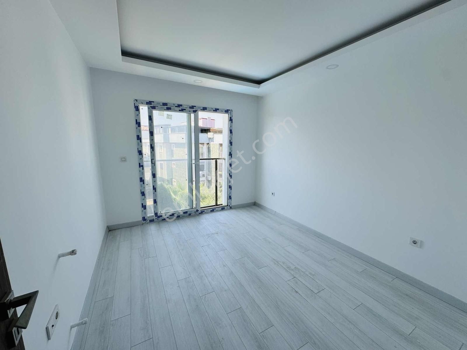 Kuşadası Davutlar'da Havuzlu Otoparklı Sitede 3+1 Dubleks Daire - Görsel 3