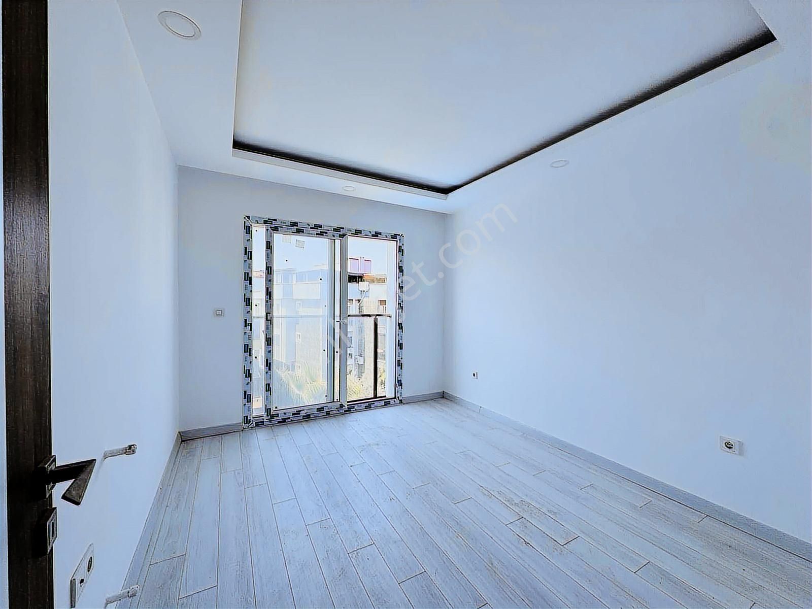 Kuşadası Davutlar'da Havuzlu Otoparklı Sitede 3+1 Dubleks Daire - Görsel 9