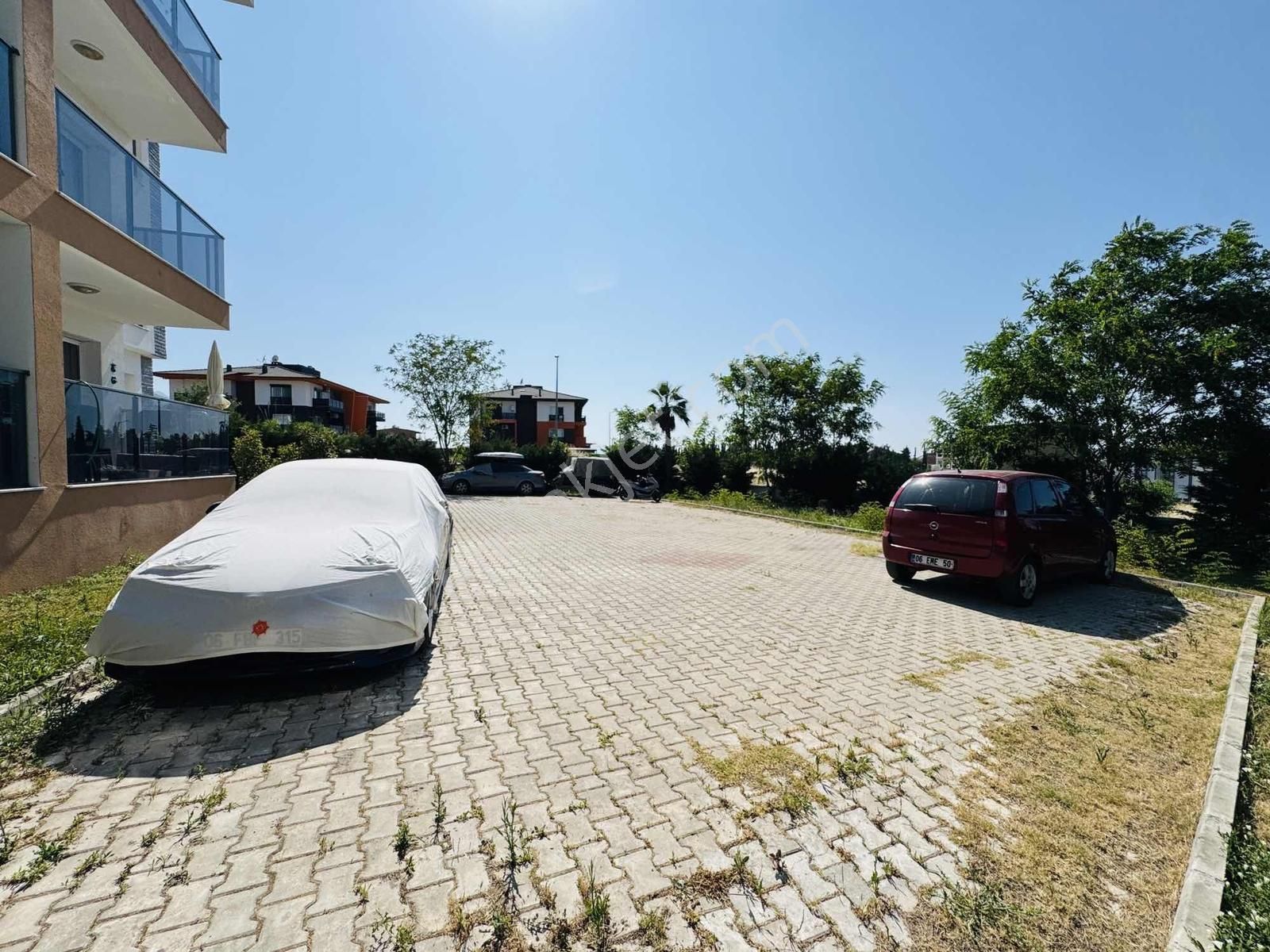 Kuşadası Davutlar'da Havuzlu Otoparklı Sitede 3+1 Dubleks Daire - Görsel 6