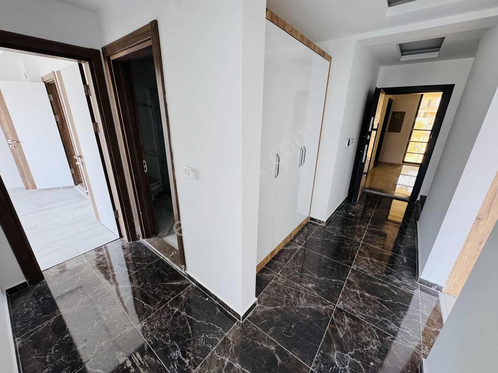 Kuşadası Davutlar'da Havuzlu Otoparklı Sitede 3+1 Dubleks Daire - Görsel 17