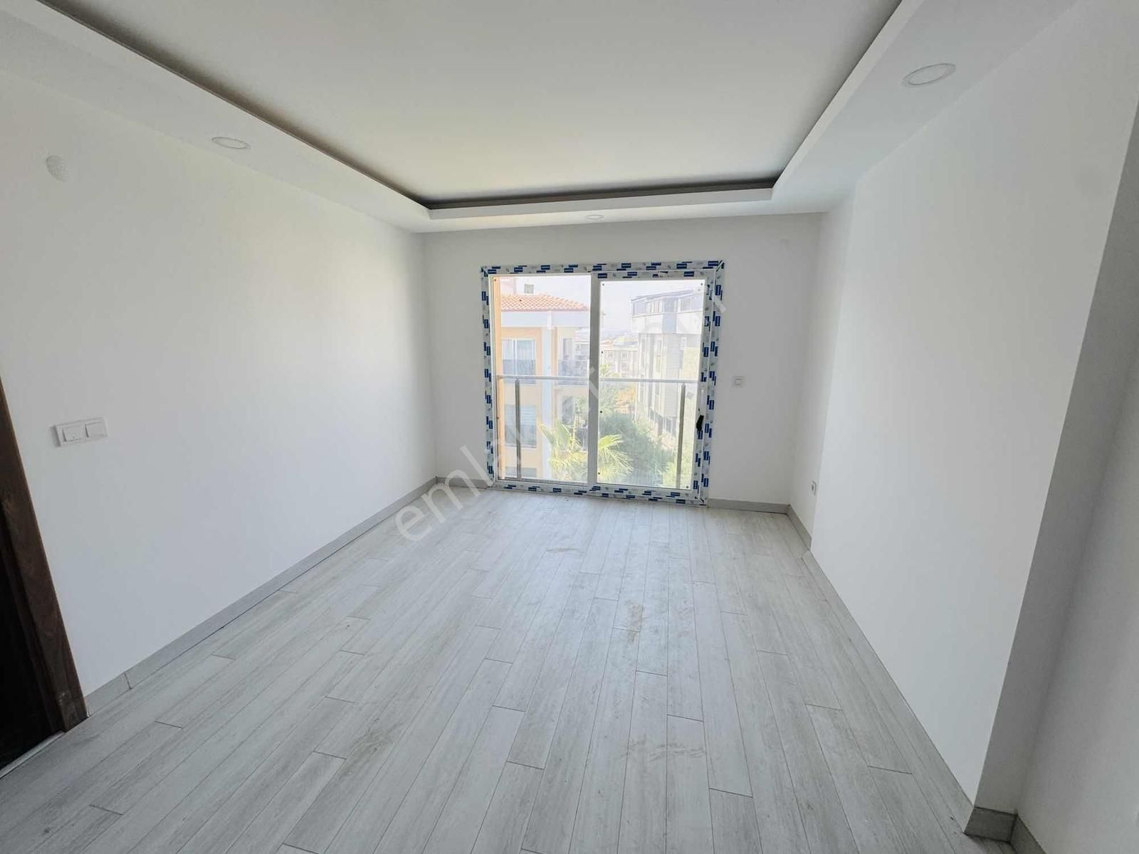 Kuşadası Davutlar'da Havuzlu Otoparklı Sitede 3+1 Dubleks Daire - Görsel 18