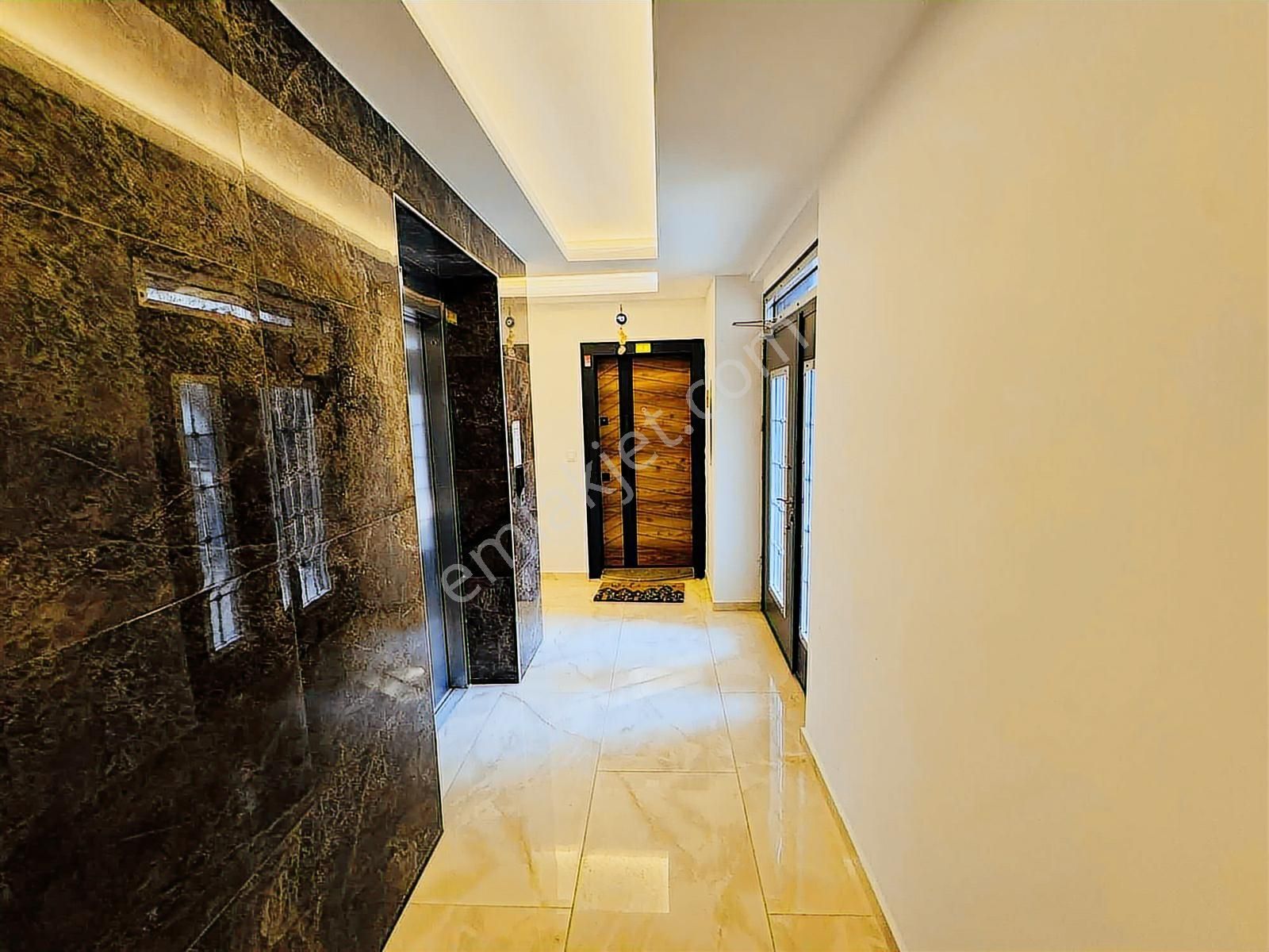 Kuşadası Davutlar'da Havuzlu Otoparklı Sitede 3+1 Dubleks Daire - Görsel 14