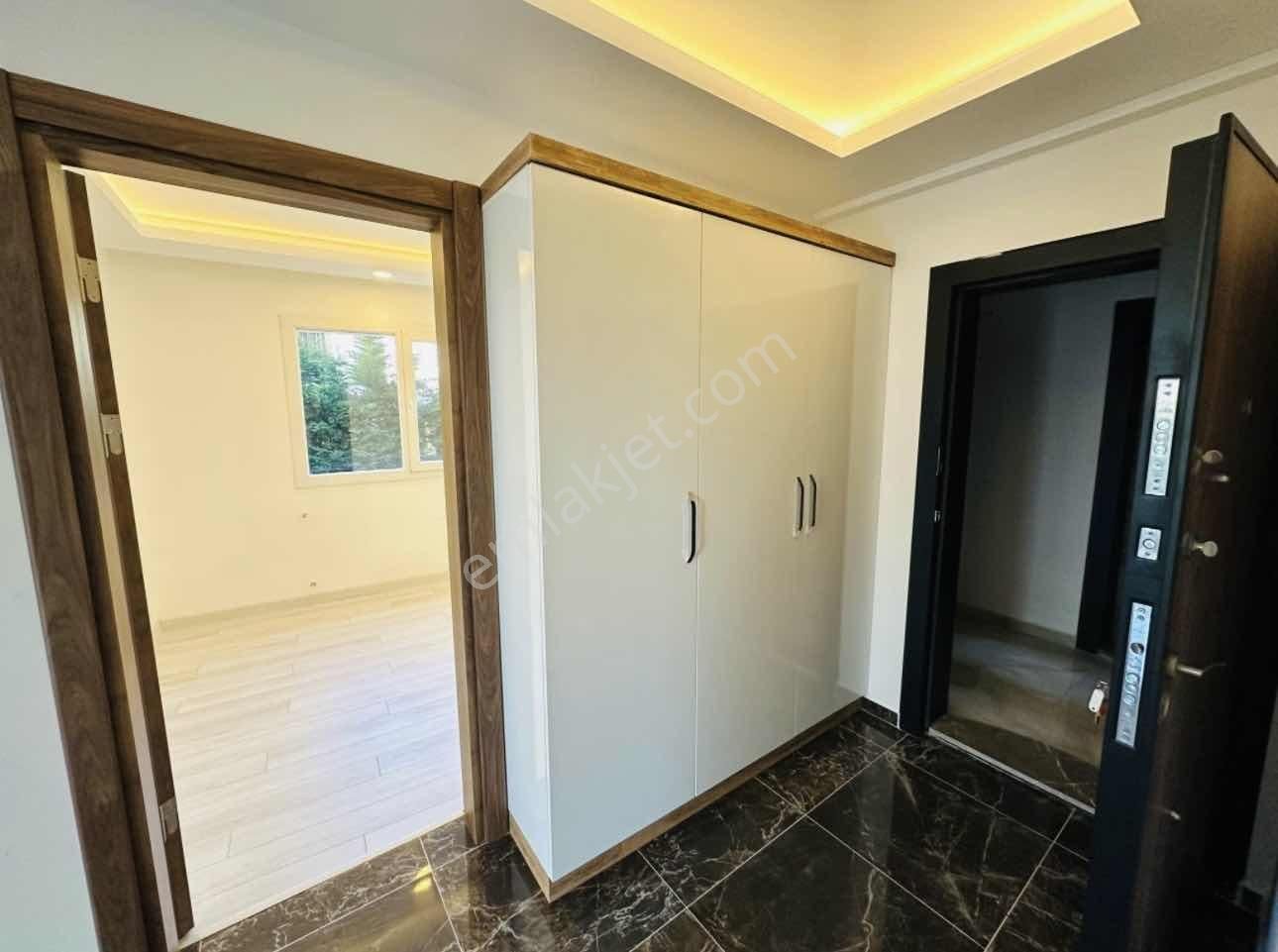 Kuşadası Davutlar'da Havuzlu Otoparklı Sitede 3+1 Dubleks Daire - Görsel 13