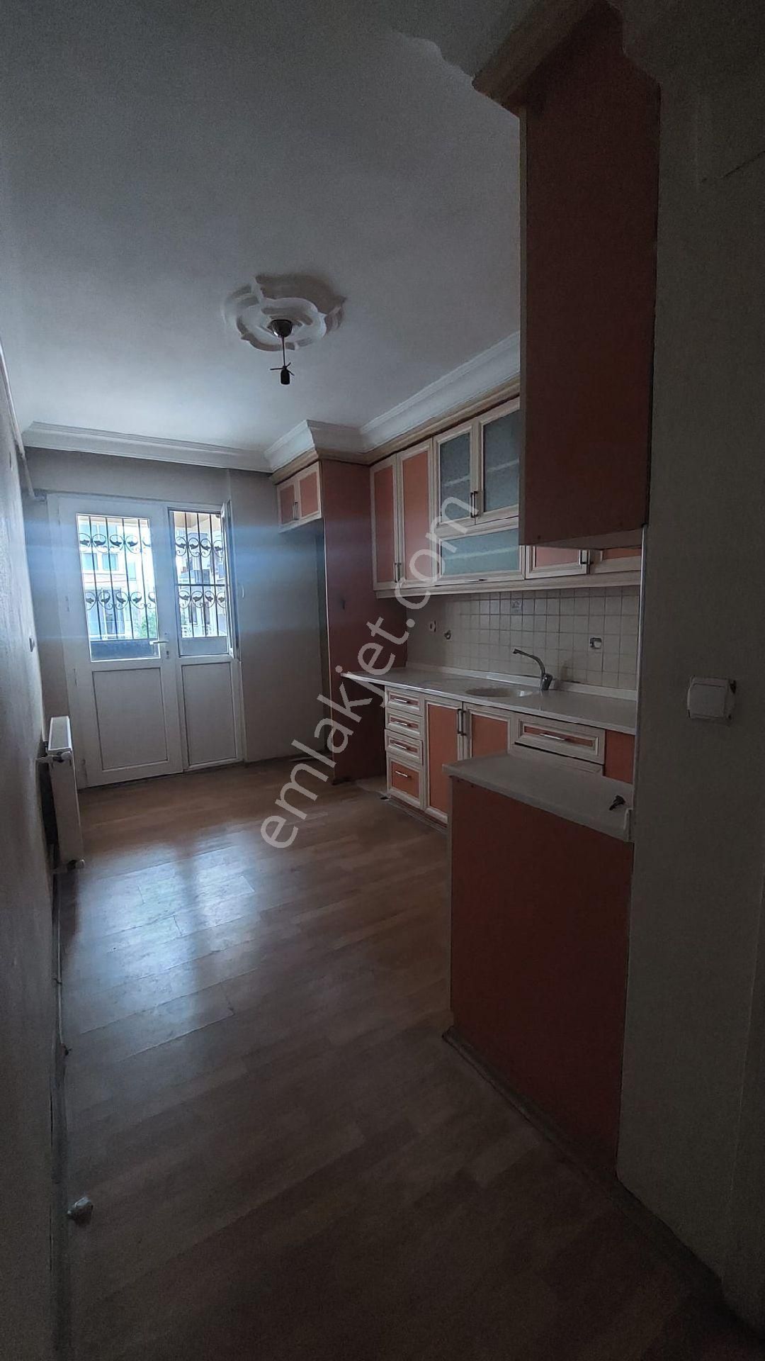 Aydın Soke Yenıcamıı Mahallesinde 3+1 130