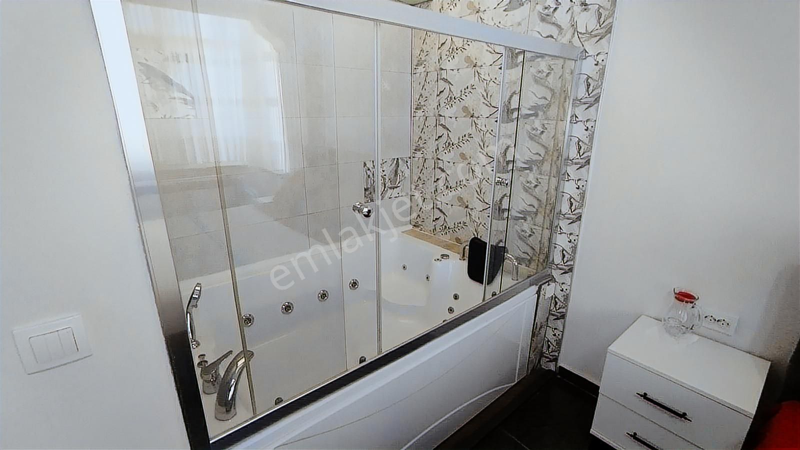 Foça'da Cadde Üstünde İlkon'dan Satılık 3+1 Lüks Villa Ve Dükkan - Görsel 8