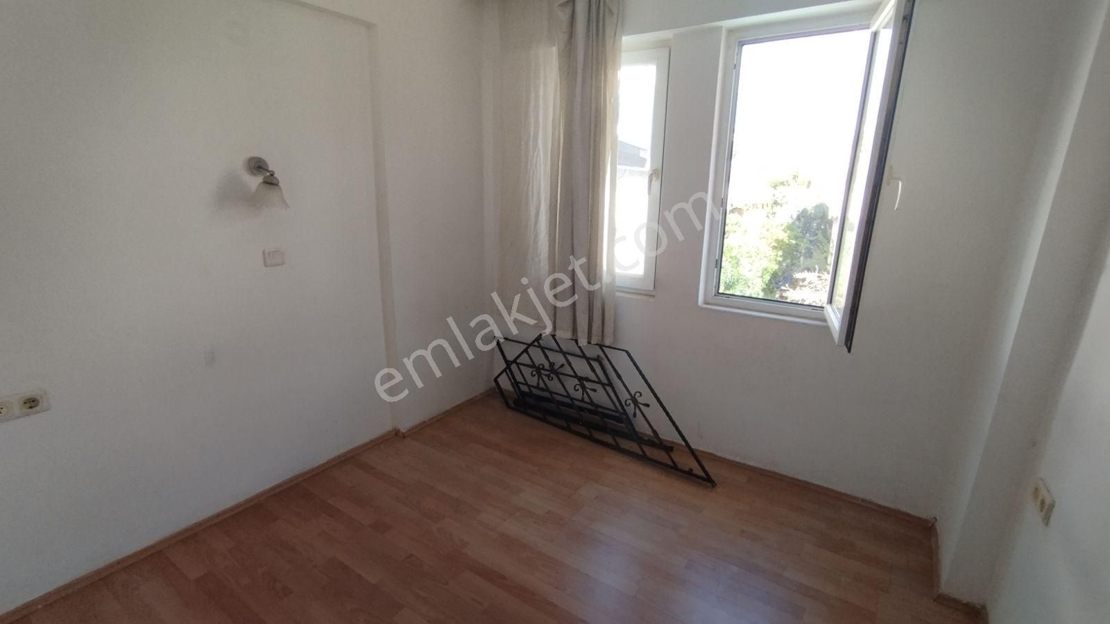 İlkon'dan Foça'da Havuzlu Sitede Satılık 3+1 Çatı Dubleks Daire - Görsel 2