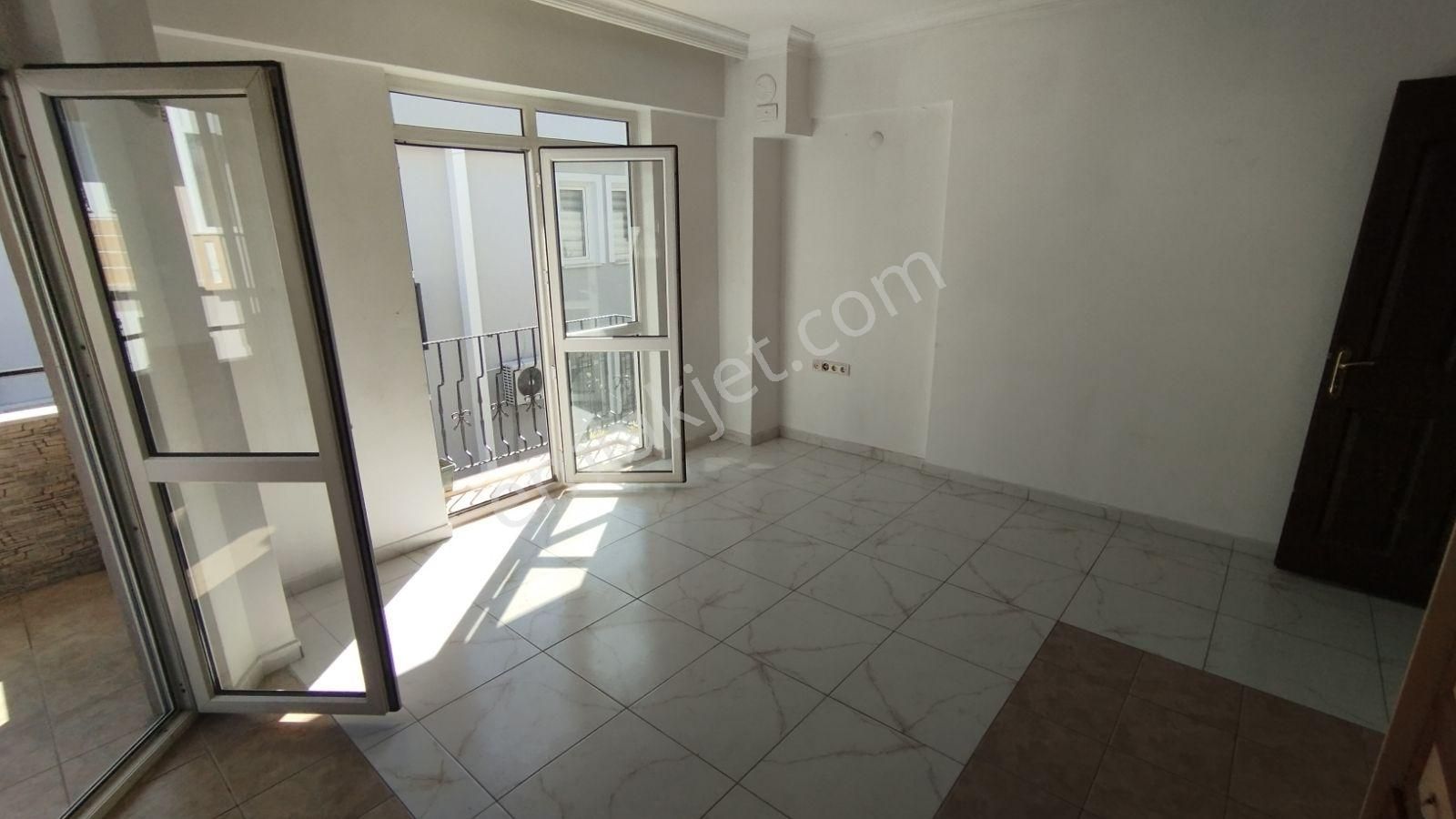 İlkon'dan Foça'da Havuzlu Sitede Satılık 3+1 Çatı Dubleks Daire - Görsel 12