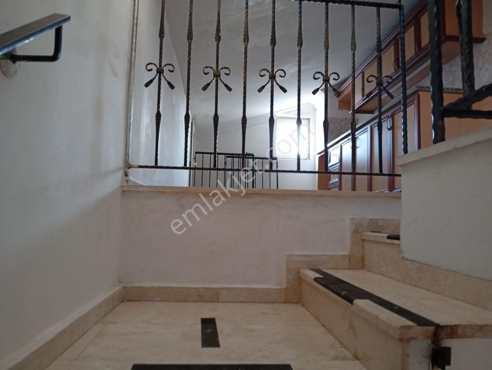 İlkon'dan Foça'da Havuzlu Sitede Satılık 3+1 Çatı Dubleks Daire - Görsel 27