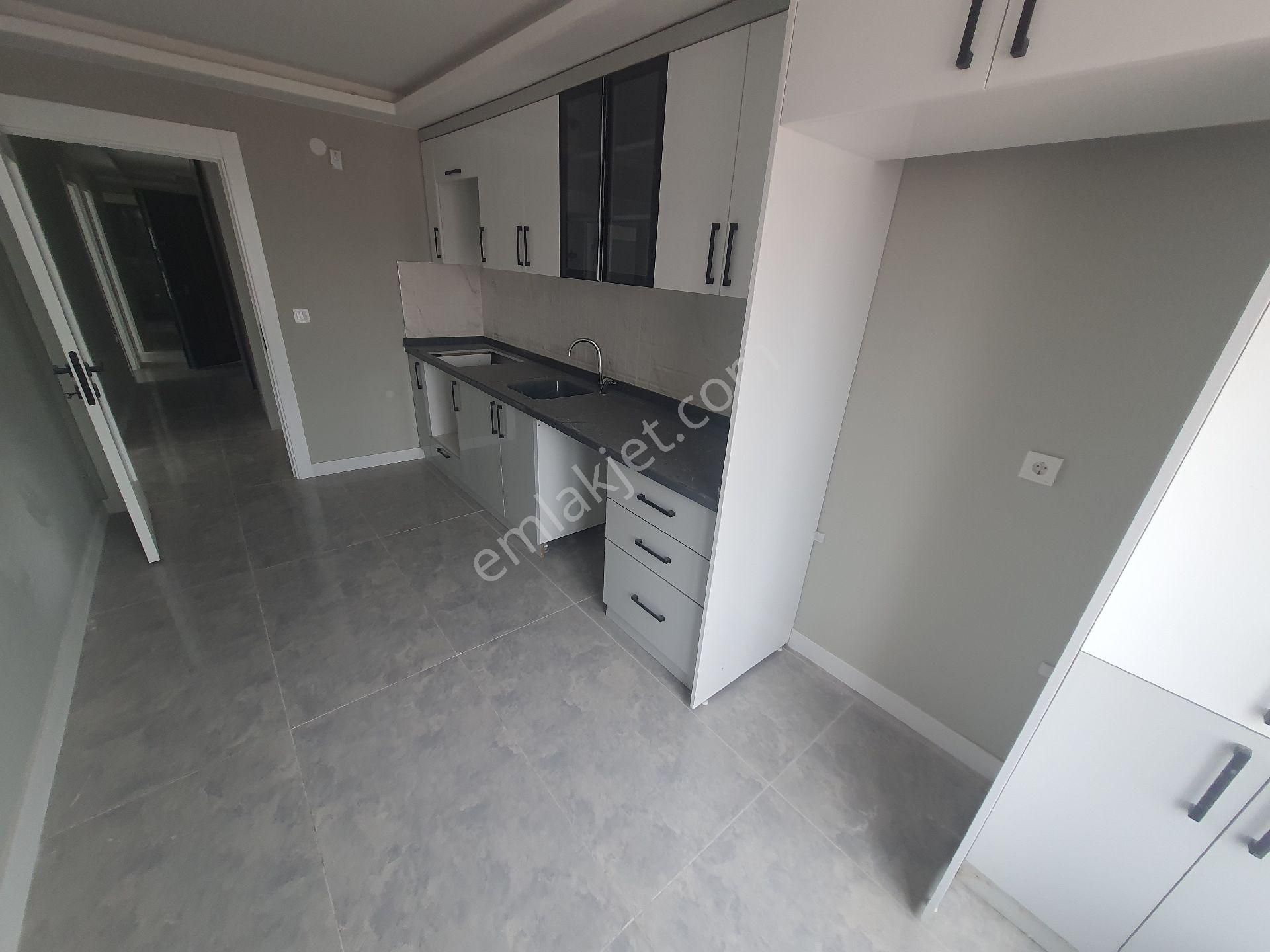 Kent'ten Mutlu Mh.cadde Üzeri 4+1 Çift Asansörlü Teraslı Şehir Manzaralı Fırsat Dubleks - Görsel 4