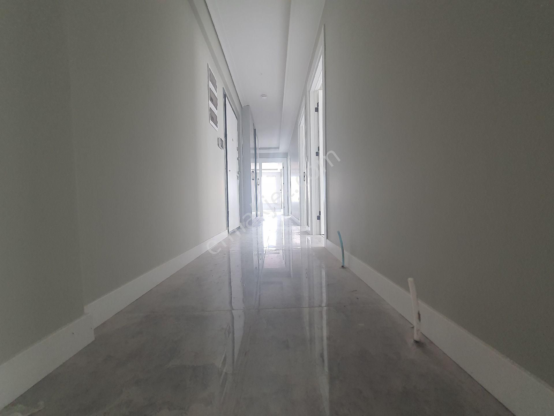 Kent'ten Mutlu Mh.cadde Üzeri 4+1 Çift Asansörlü Teraslı Şehir Manzaralı Fırsat Dubleks - Görsel 14