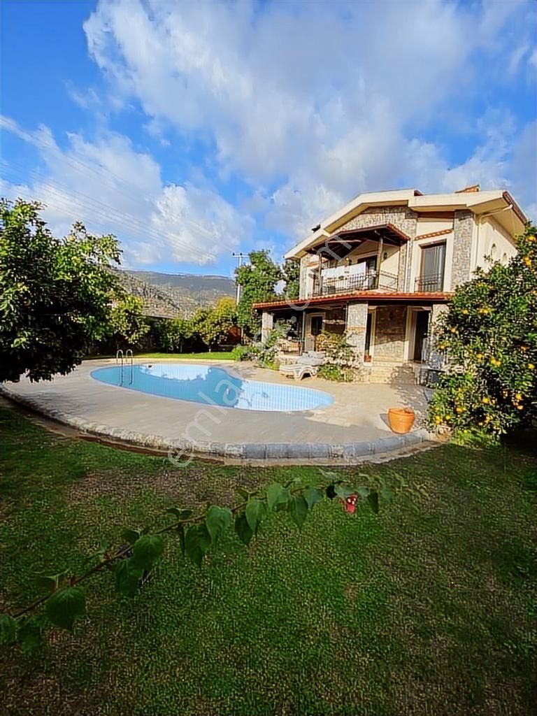 İlkon'dan Göcek/inlice'de Satılık 3+1 Eşyalı Taş Villa