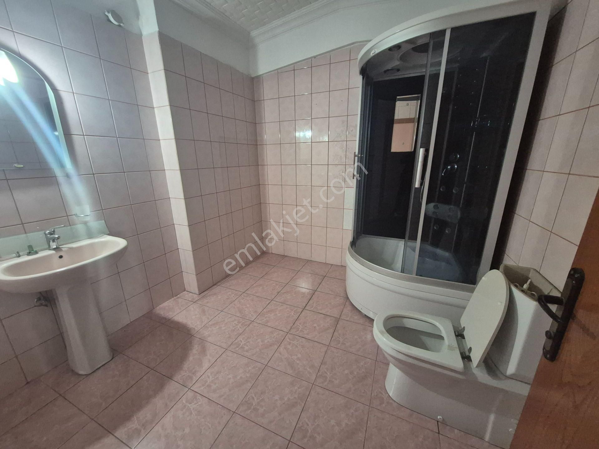 Ragıp Tüzün Mah. 2 Salon 6 Oda 1 Açık Teras 1 Kapalı Teras 3 Banyolu Satılık Daire - Görsel 22