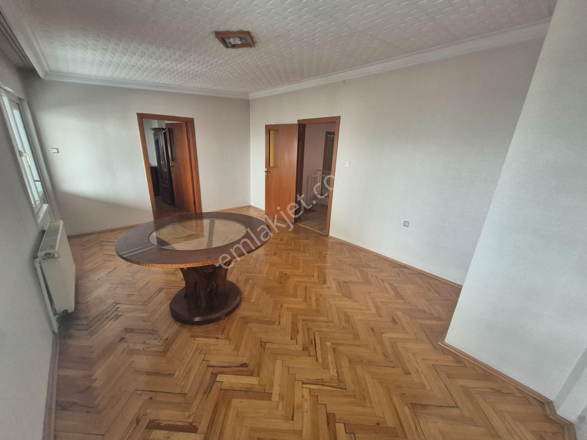 Ragıp Tüzün Mah. 2 Salon 6 Oda 1 Açık Teras 1 Kapalı Teras 3 Banyolu Satılık Daire - Görsel 24